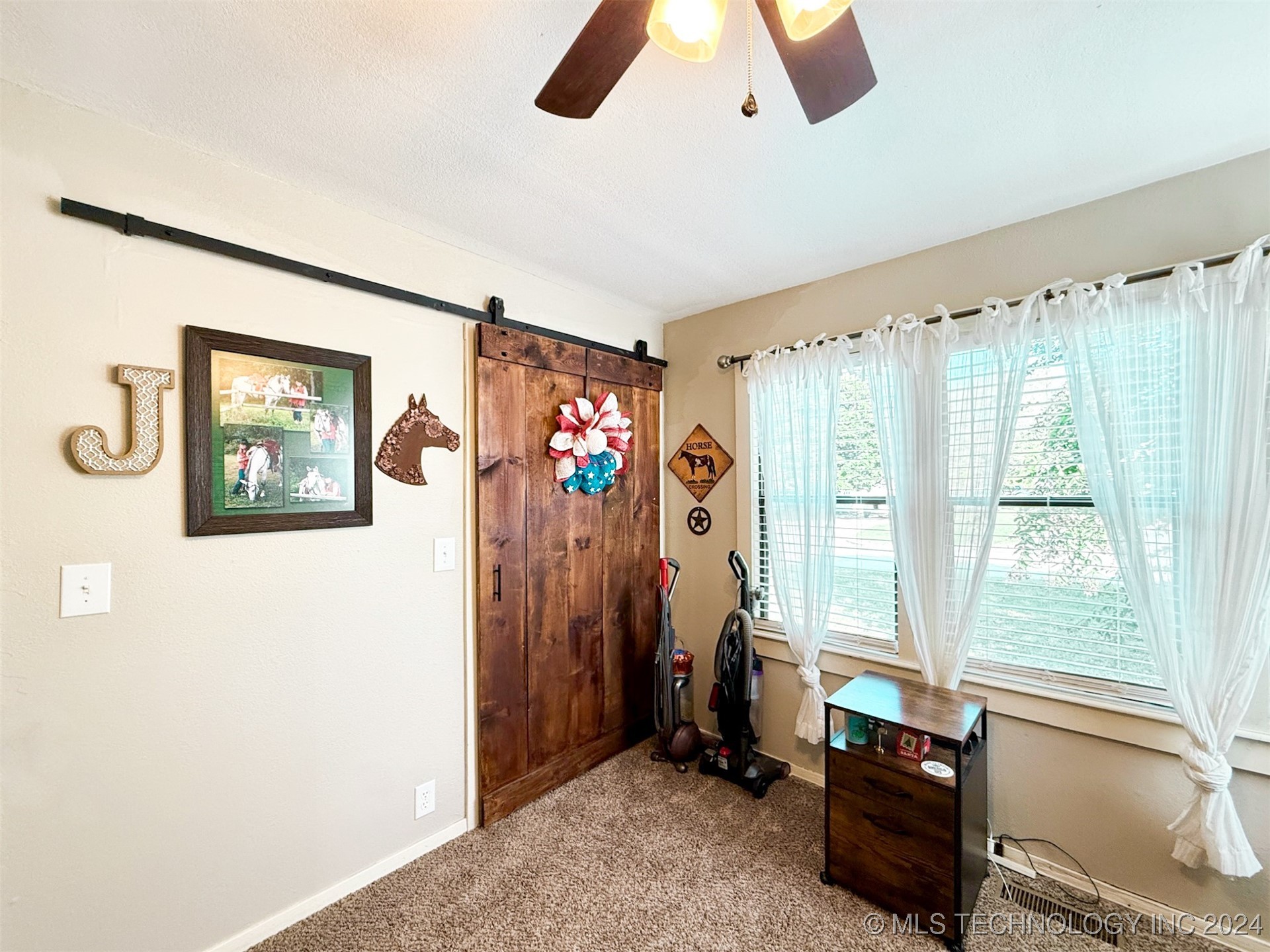 1306 E Comanche Avenue Property Photo 22