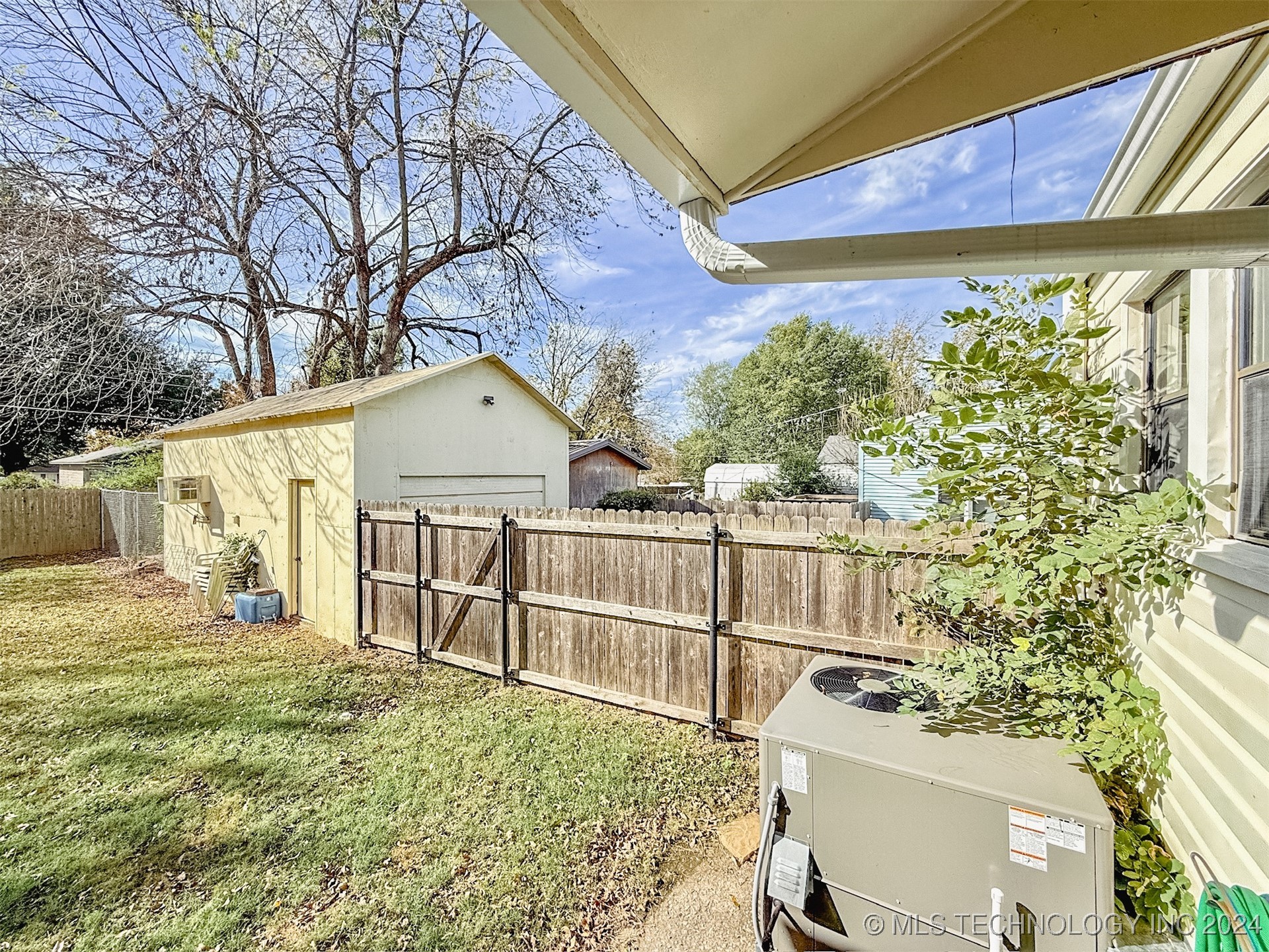 1306 E Comanche Avenue Property Photo 36