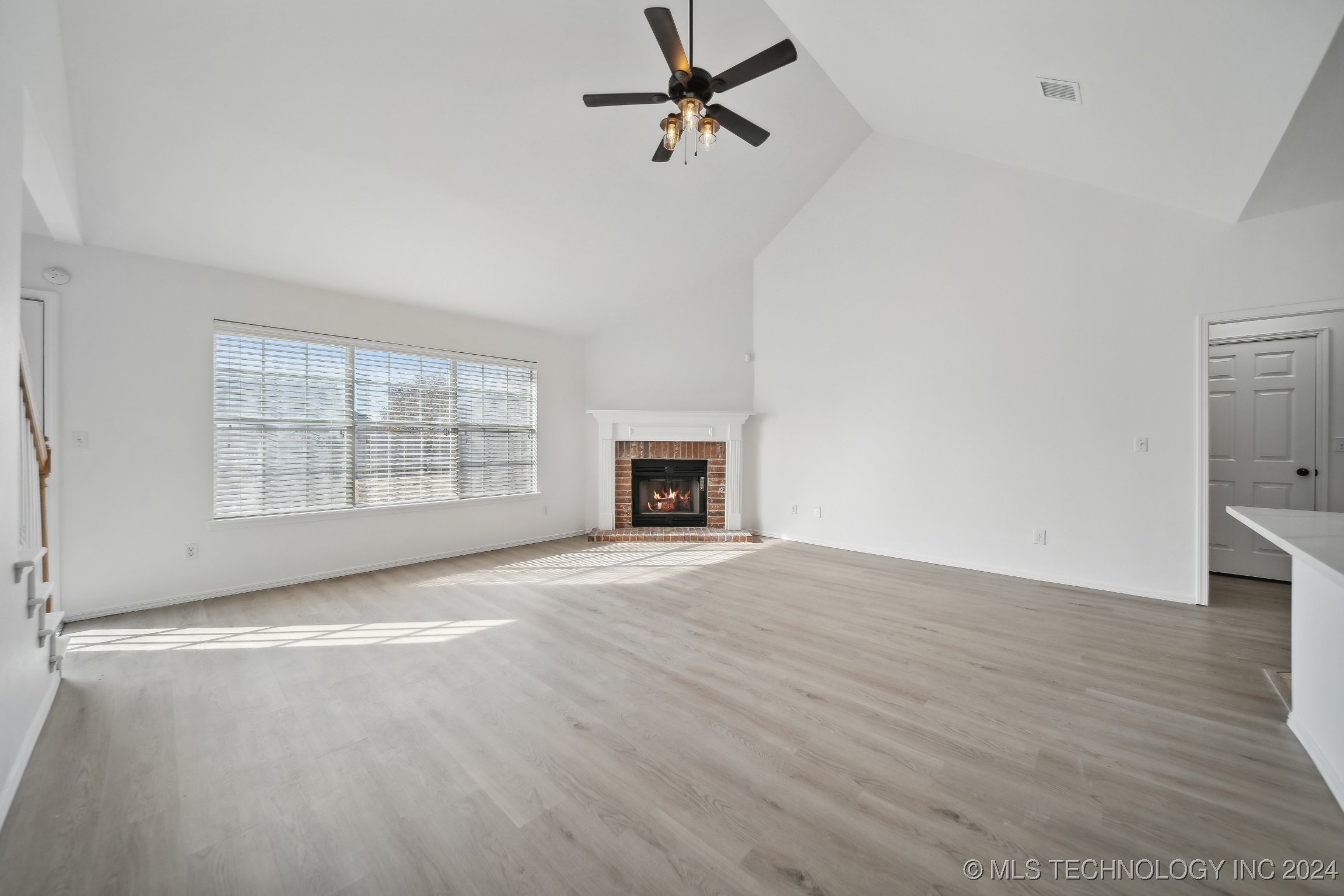 14914 E 88th Street North Property Photo 4