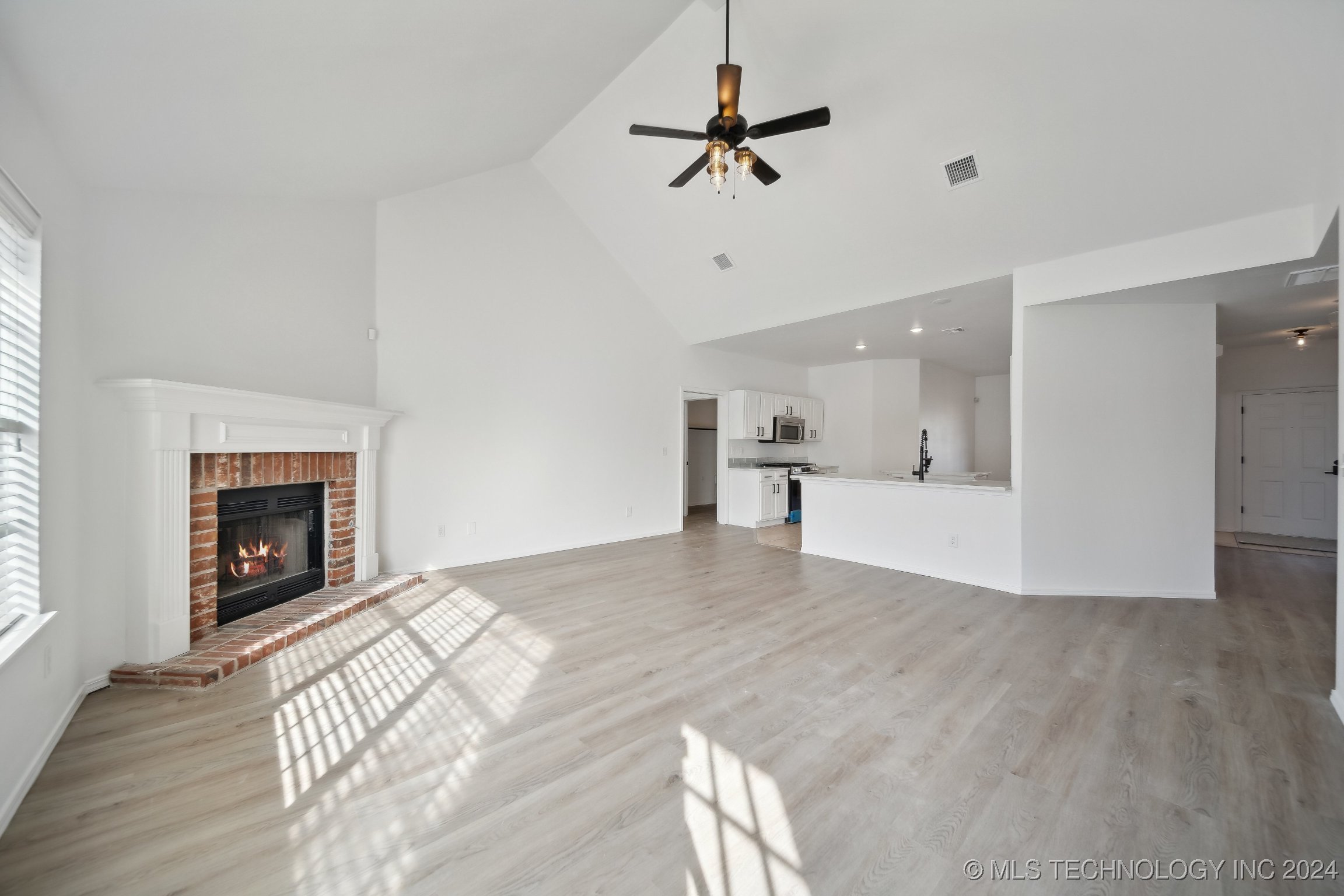 14914 E 88th Street North Property Photo 6