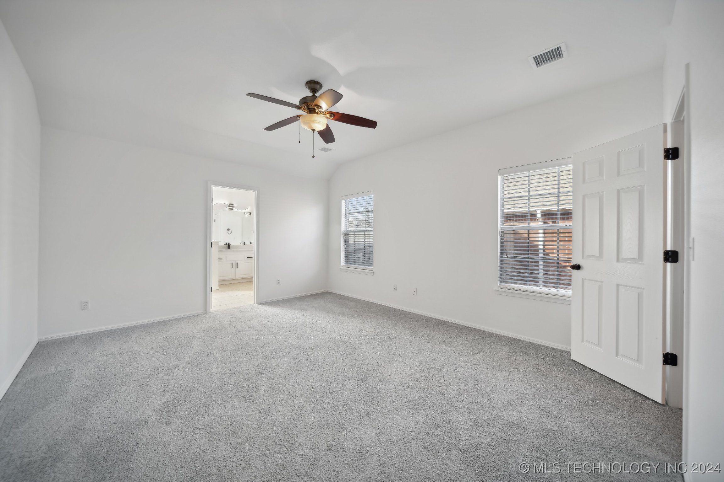 14914 E 88th Street North Property Photo 15