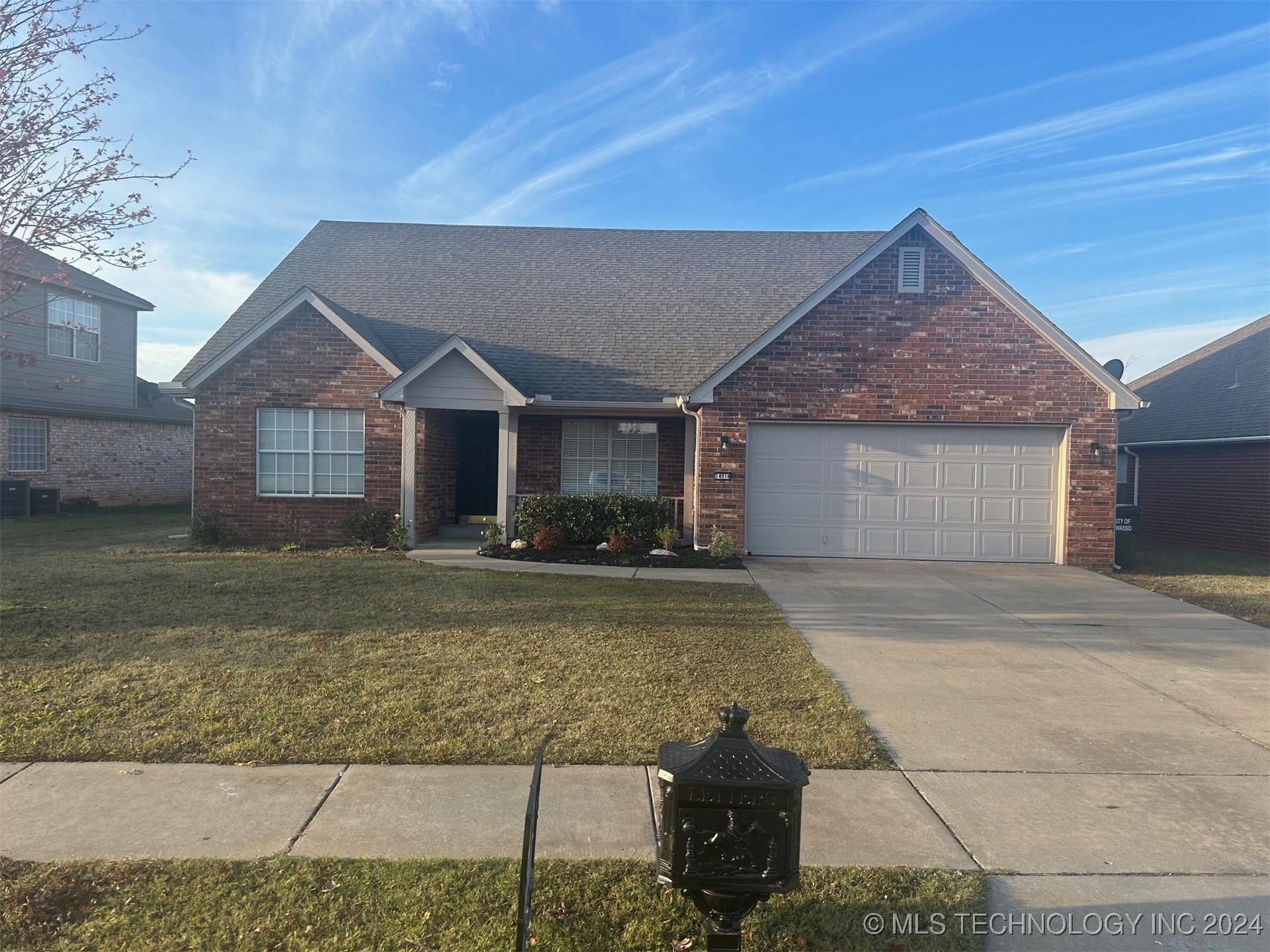 14914 E 88th Street North Property Photo 41