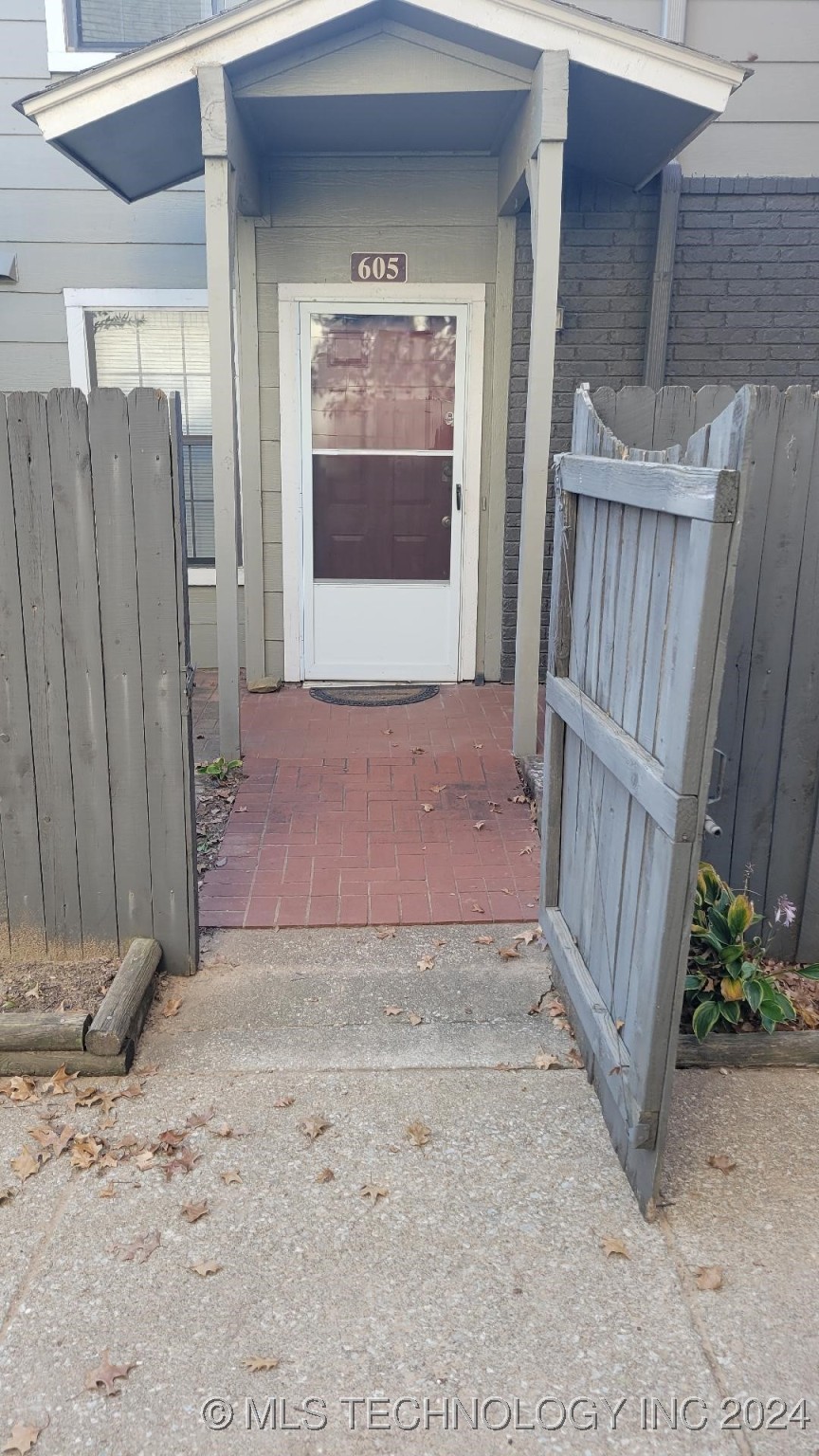 9023 S Delaware Avenue 605 Property Photo 1