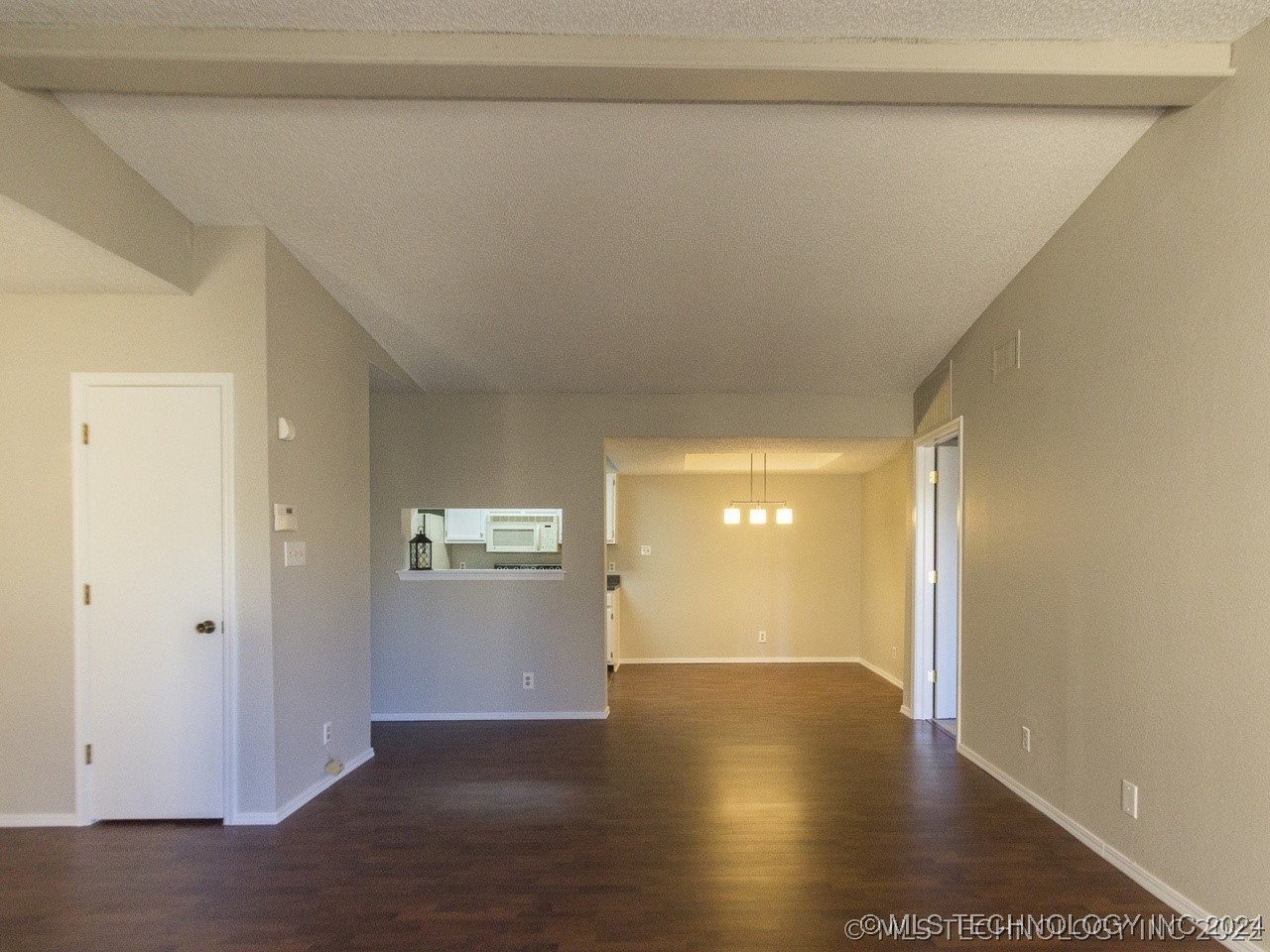 9023 S Delaware Avenue 605 Property Photo 7
