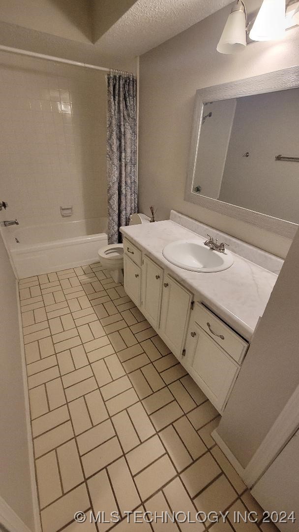 9023 S Delaware Avenue 605 Property Photo 14