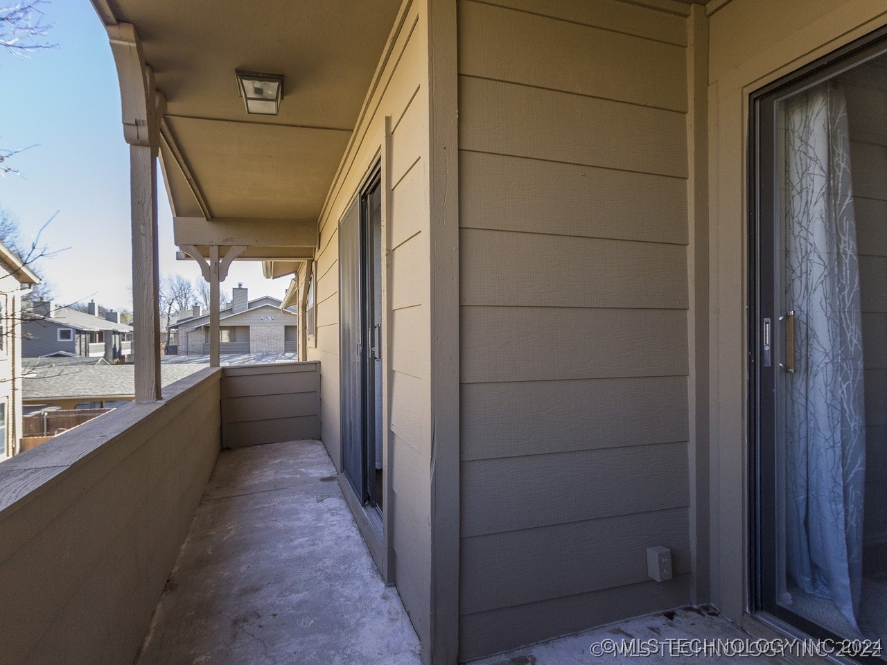 9023 S Delaware Avenue 605 Property Photo 16