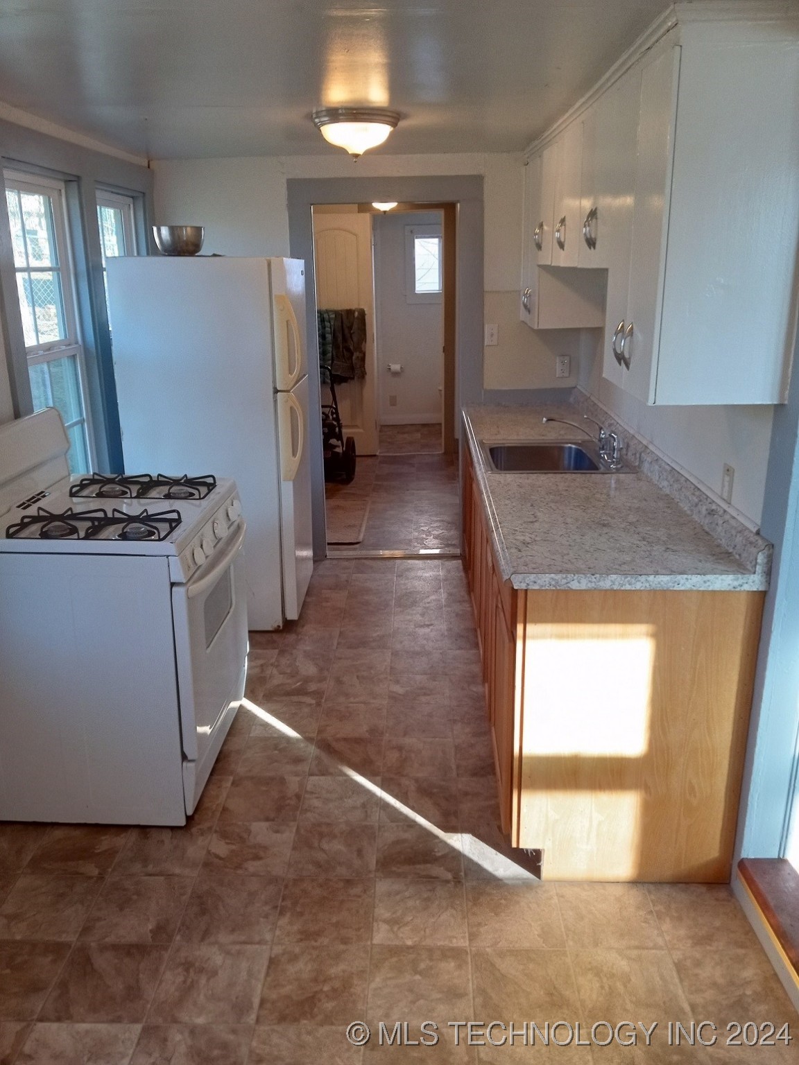 513 W 7th Avenue Property Photo 9