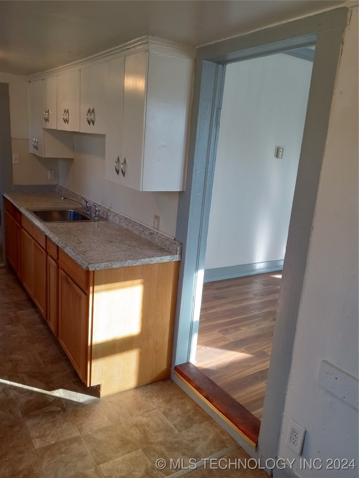 513 W 7th Avenue Property Photo 15