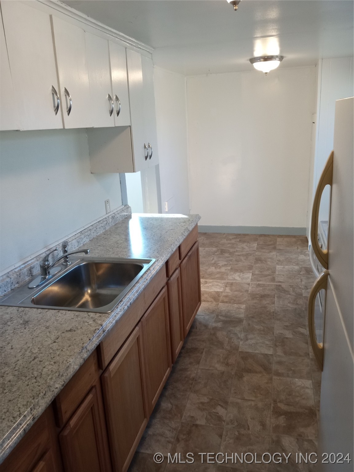 513 W 7th Avenue Property Photo 17