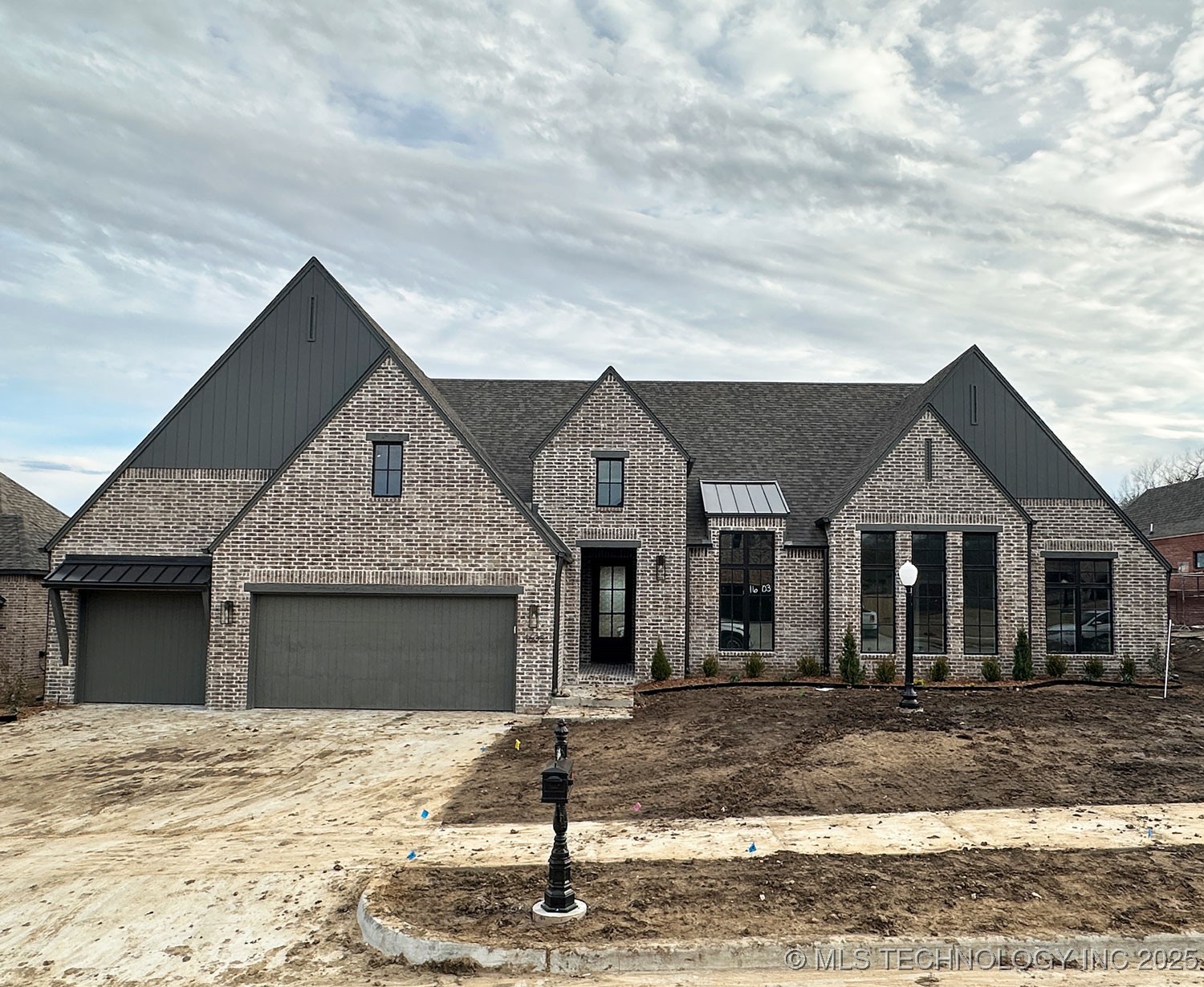 1603 Pinecrest Drive Property Photo
