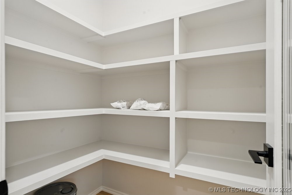 12706 S Irvington Avenue Property Photo 33