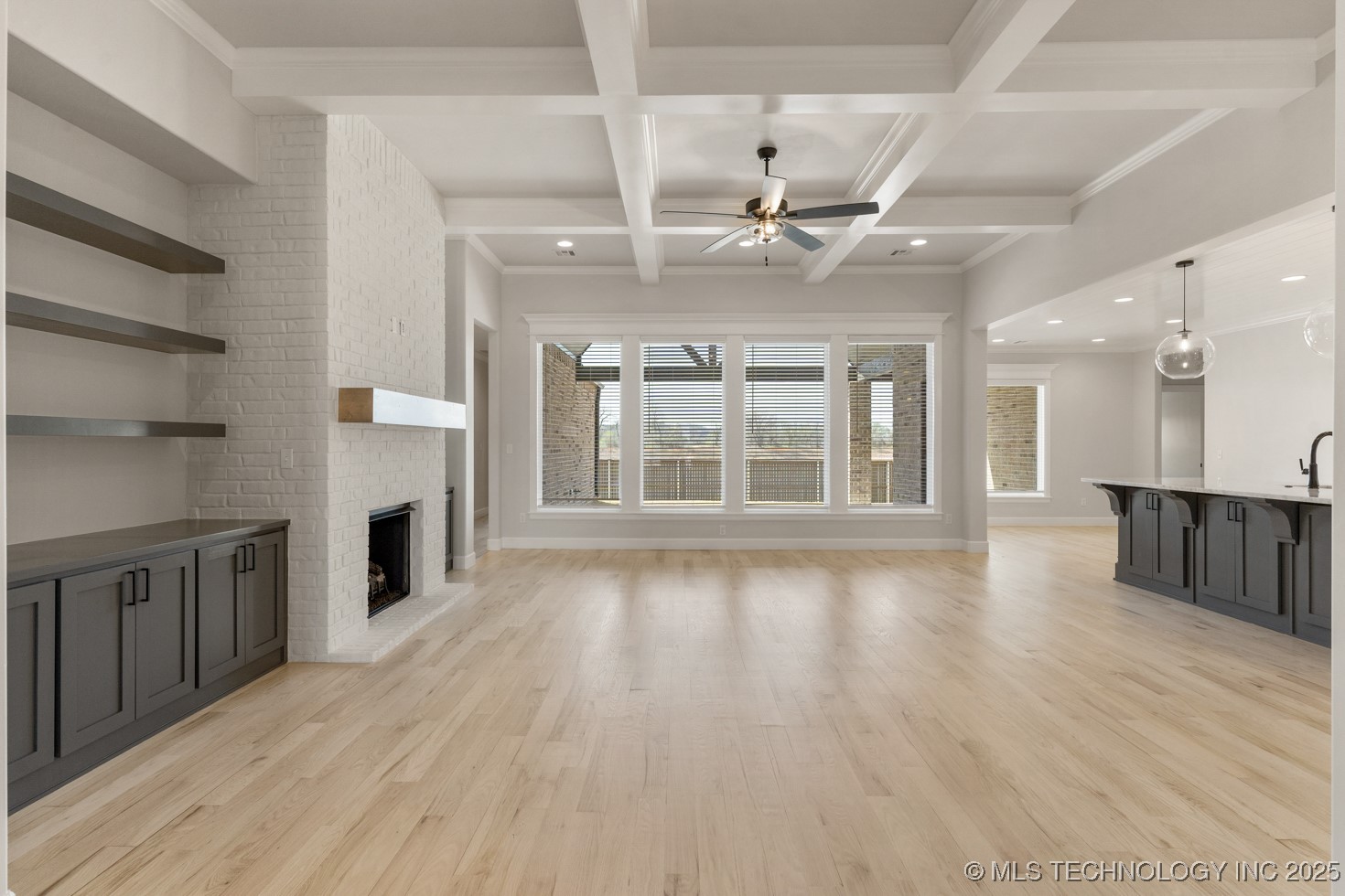 12802 S Irvington Avenue Property Photo 10