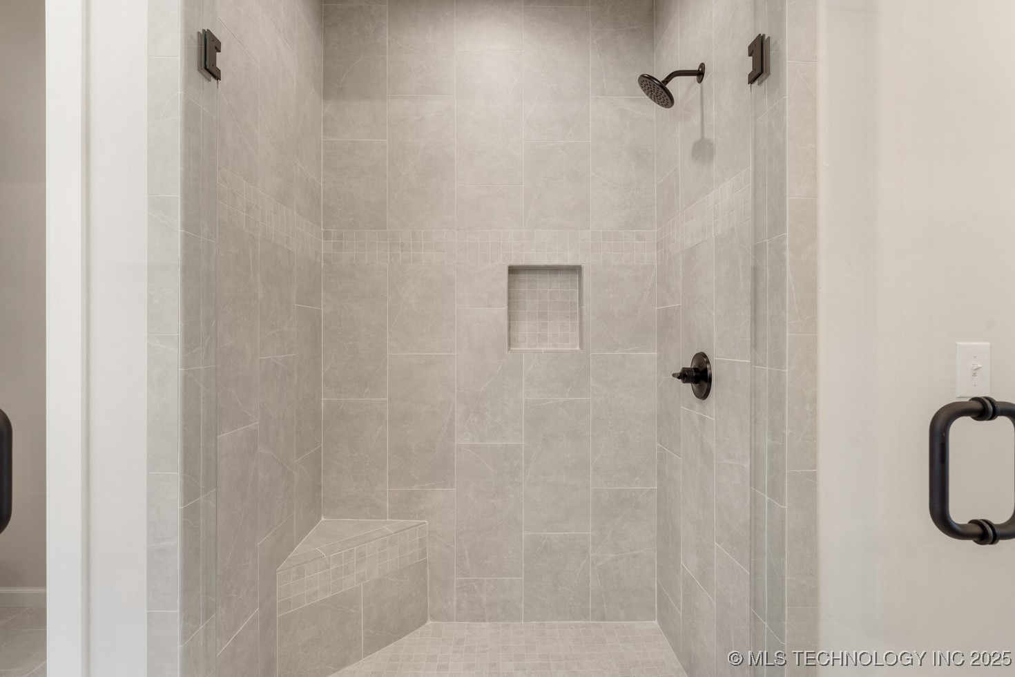 12802 S Irvington Avenue Property Photo 36