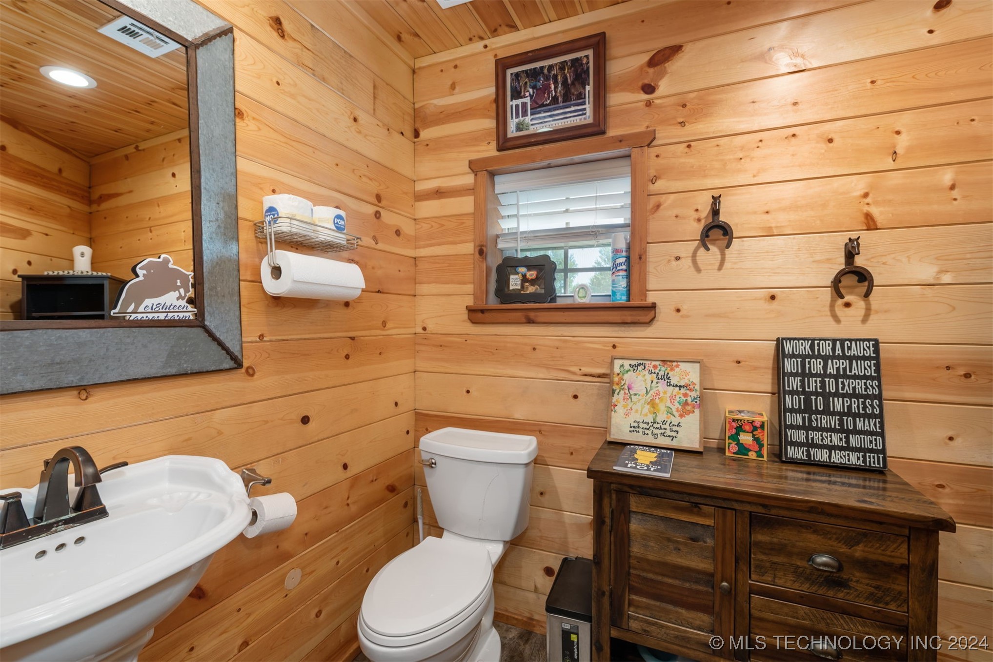 14644 S Lewis Avenue Property Photo 9