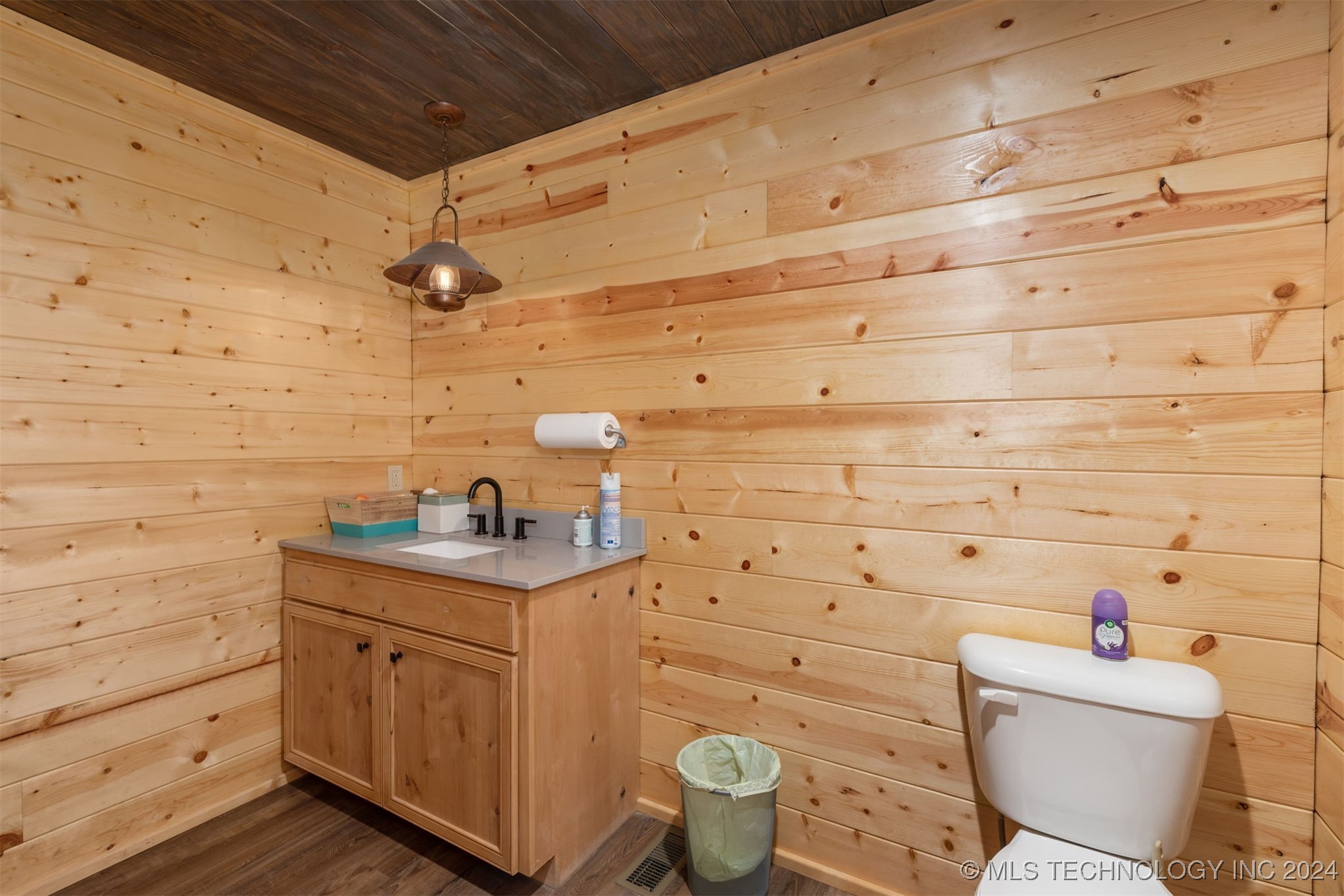 14644 S Lewis Avenue Property Photo 18