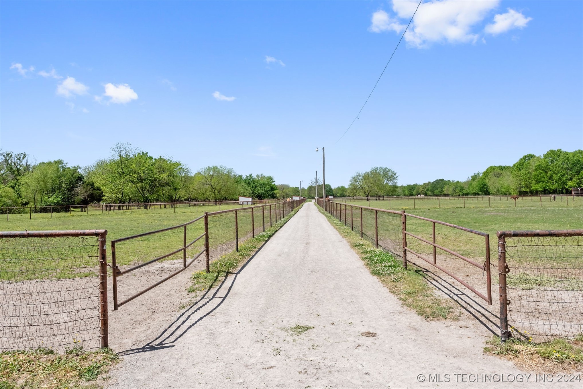 14644 S Lewis Avenue Property Photo 27