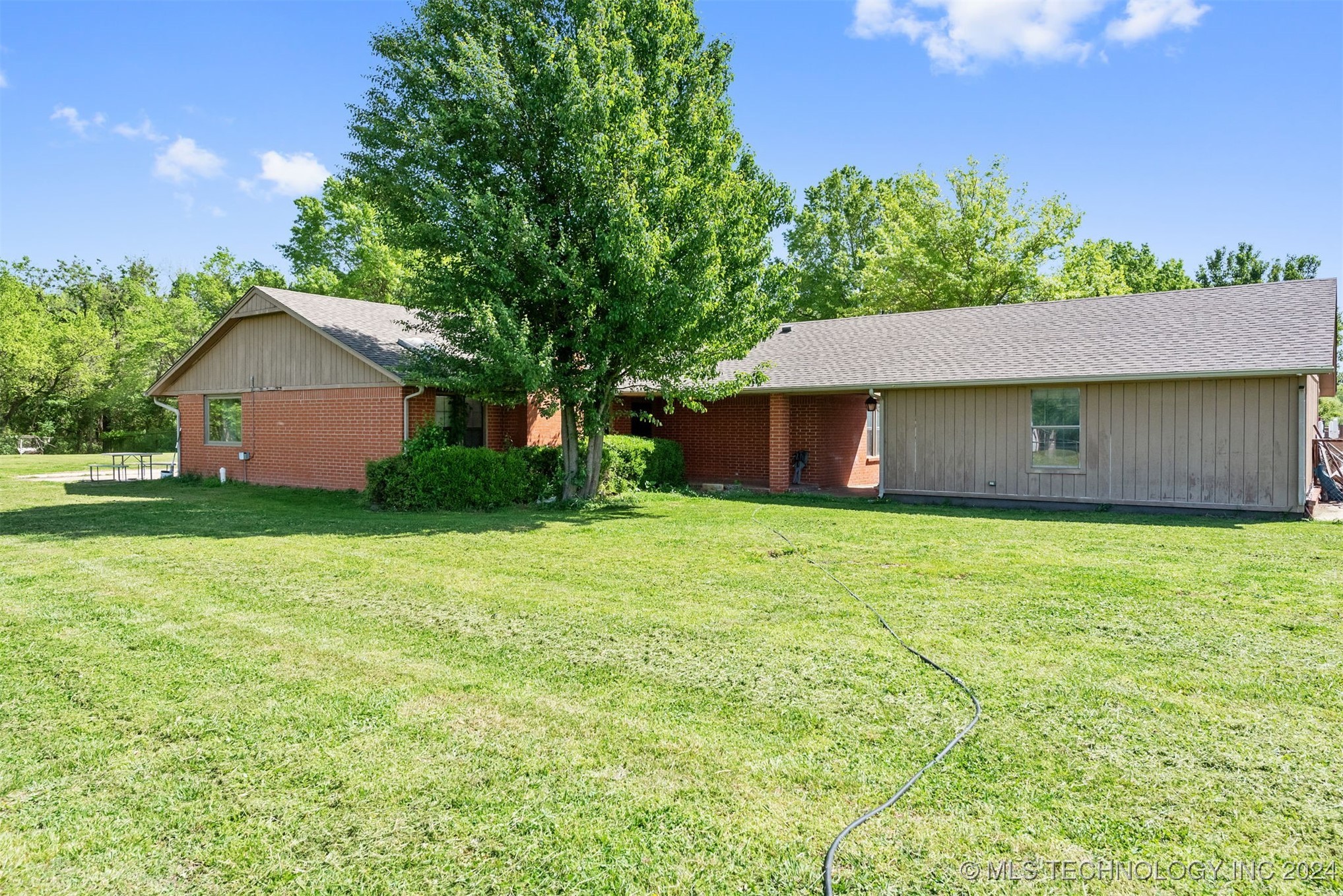 14644 S Lewis Avenue Property Photo 30