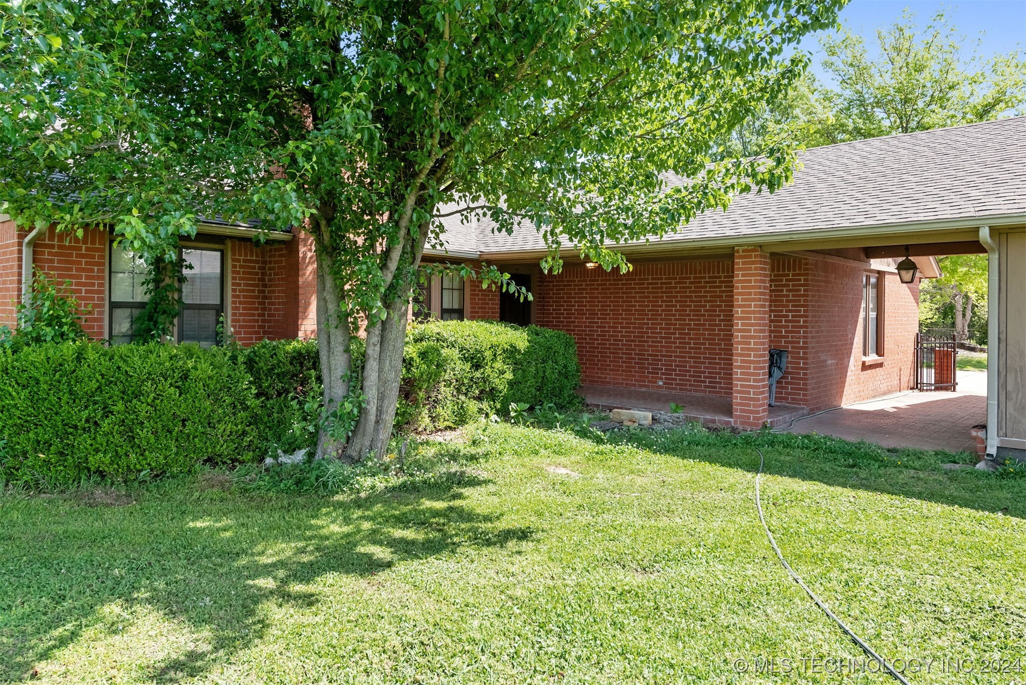 14644 S Lewis Avenue Property Photo 31