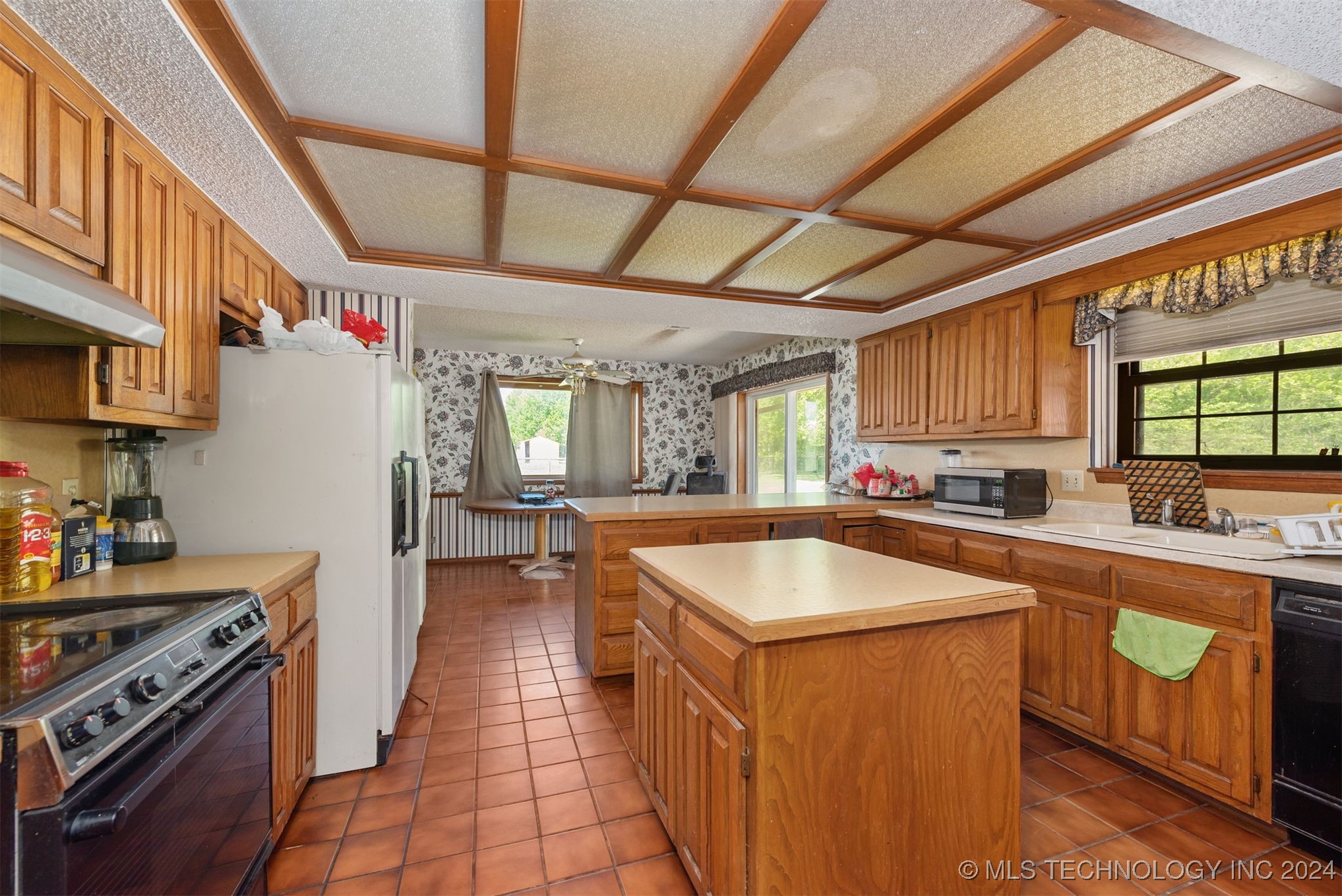 14644 S Lewis Avenue Property Photo 32