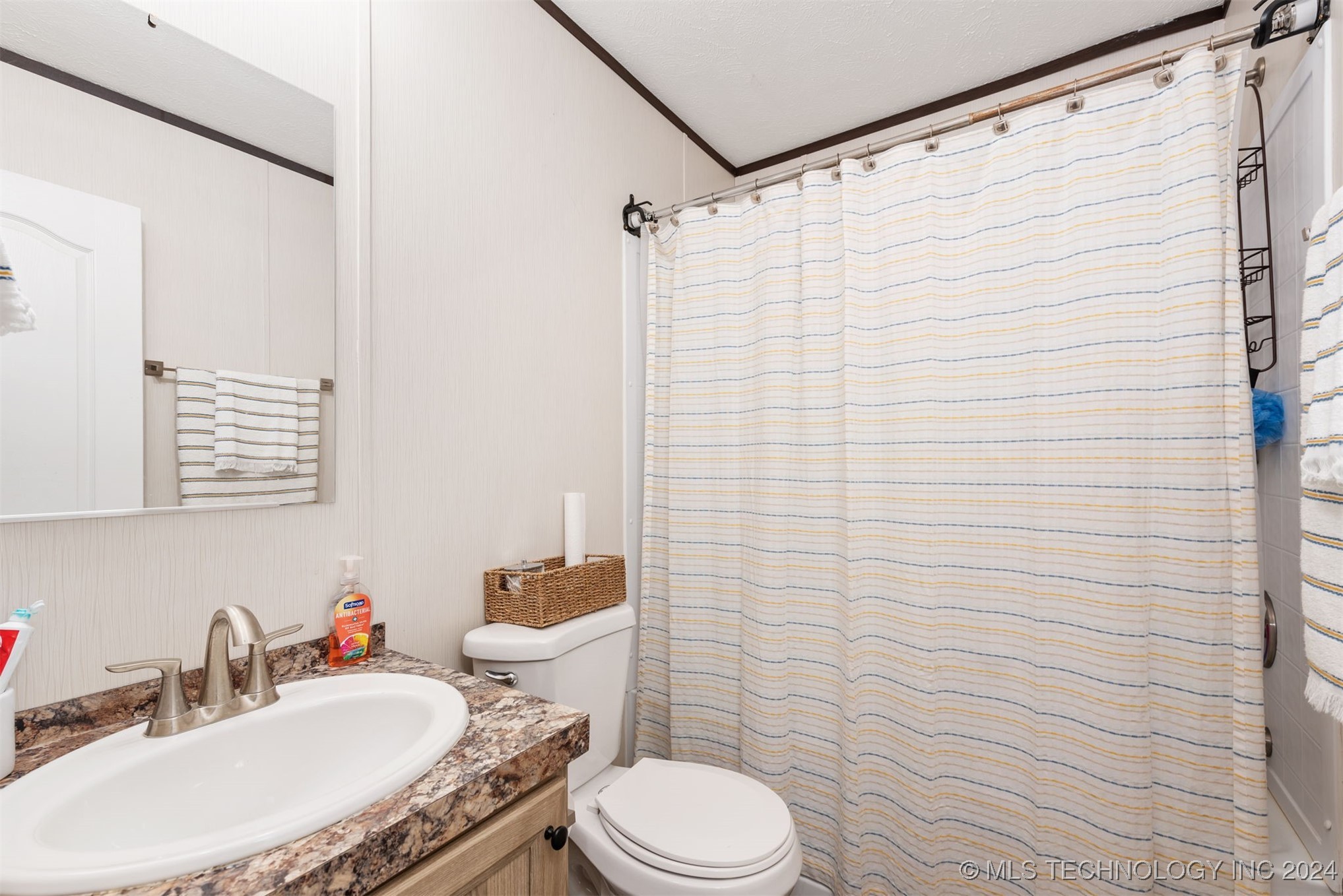 14644 S Lewis Avenue Property Photo 33