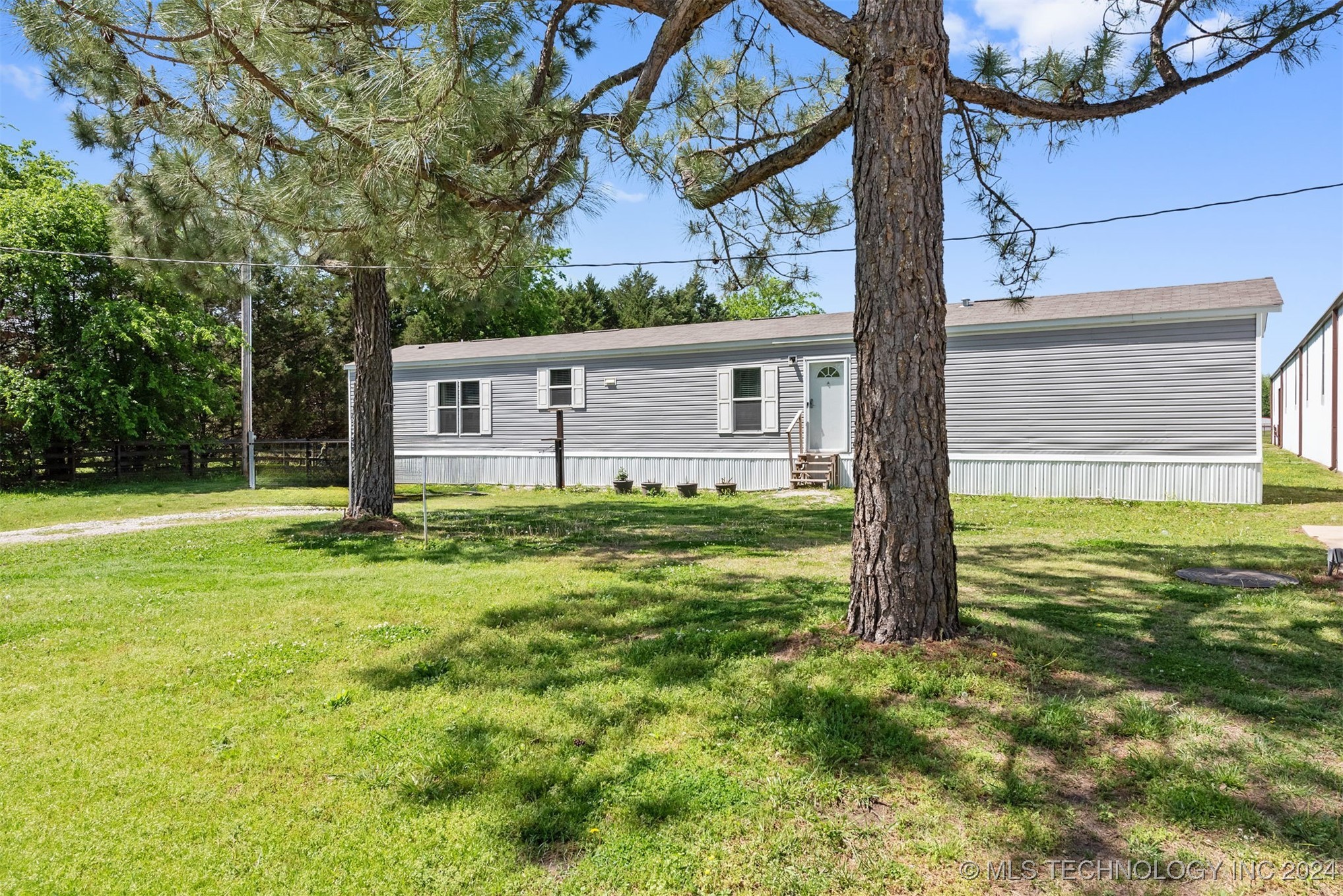 14644 S Lewis Avenue Property Photo 35