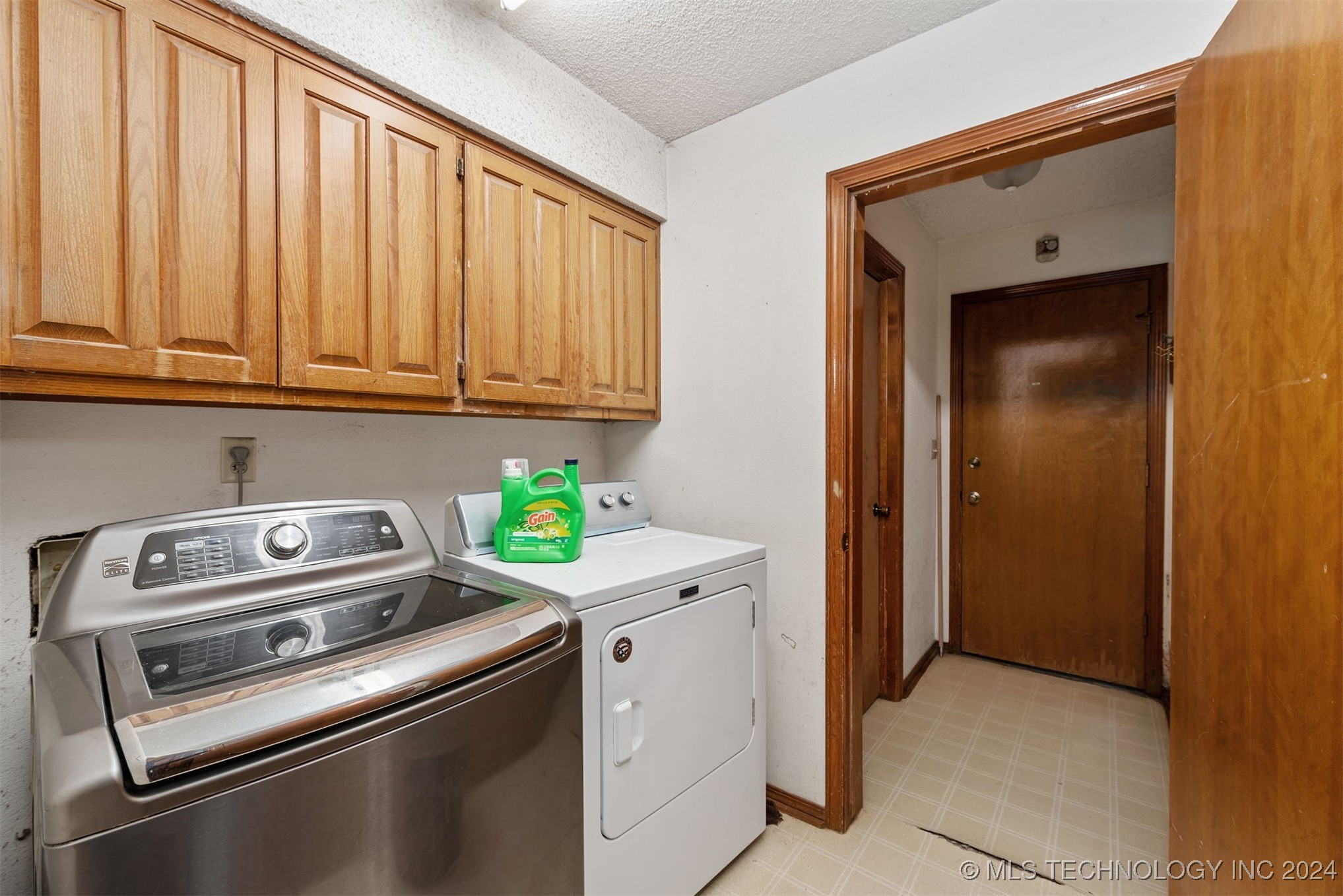 14644 S Lewis Avenue Property Photo 40