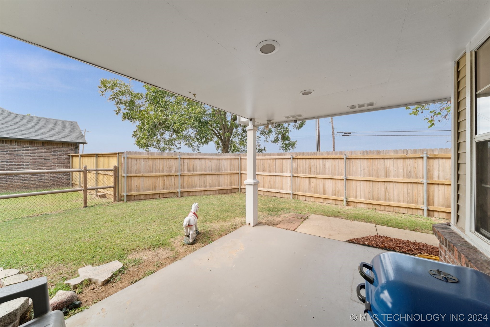 3111 W Berwick Street Property Photo 33