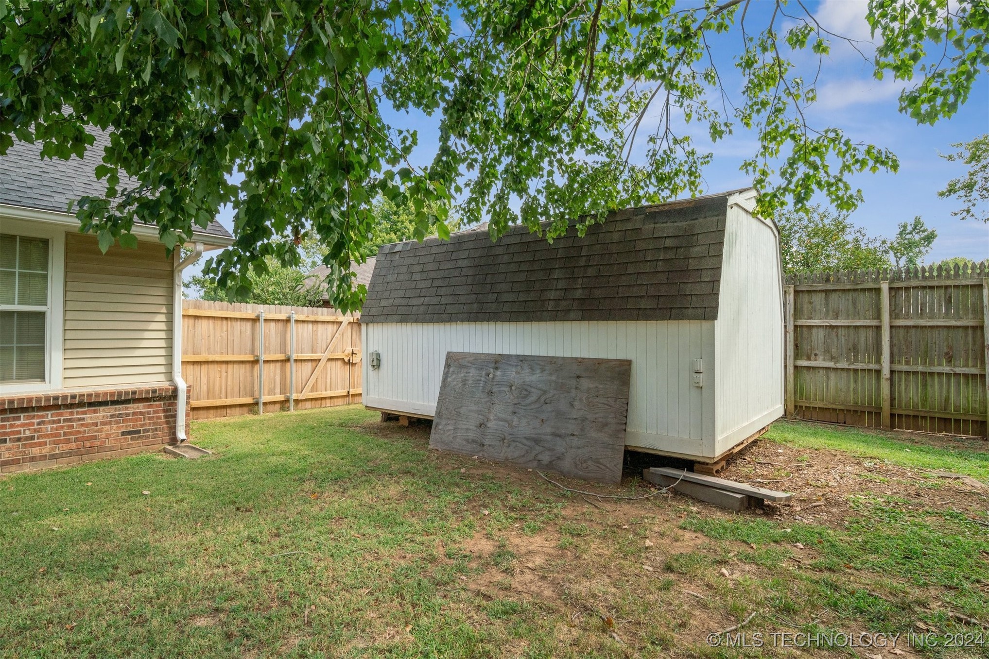3111 W Berwick Street Property Photo 36