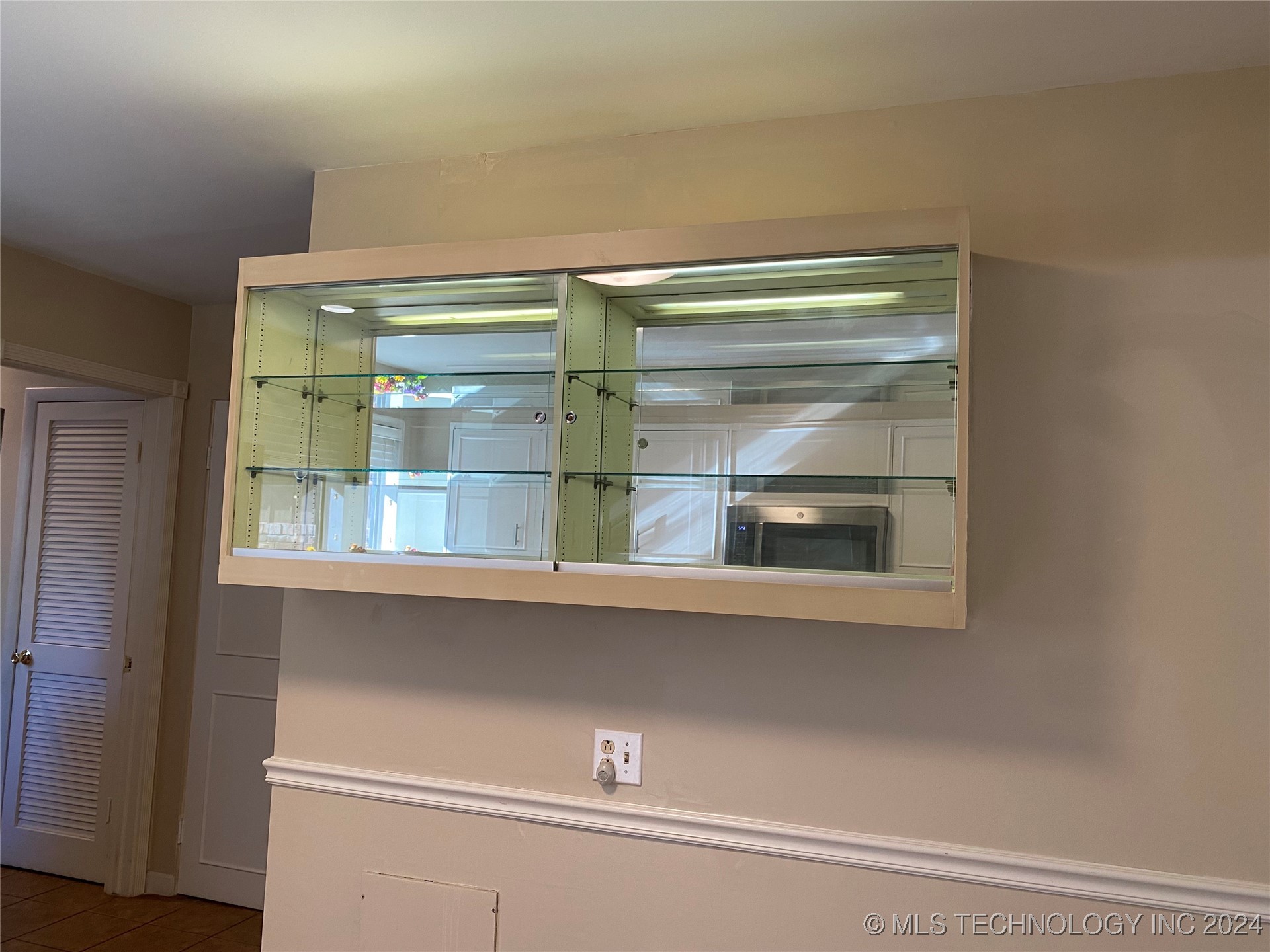 2131 E 60th Street H4 Property Photo 11