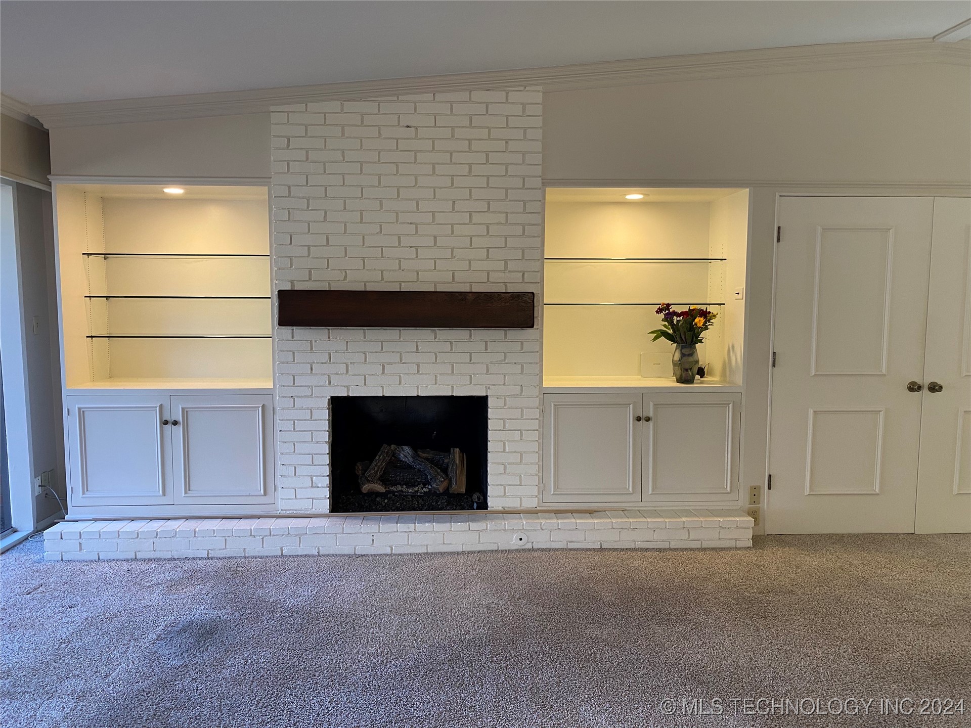 2131 E 60th Street H4 Property Photo 12