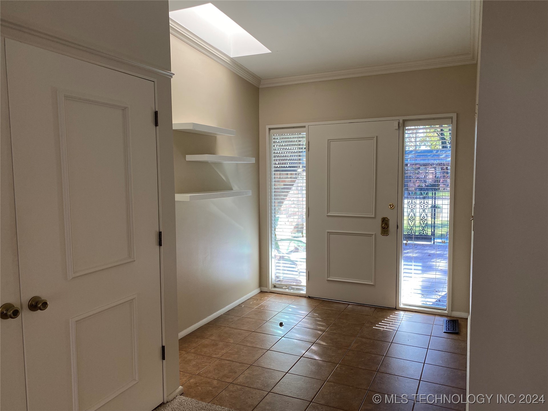 2131 E 60th Street H4 Property Photo 17