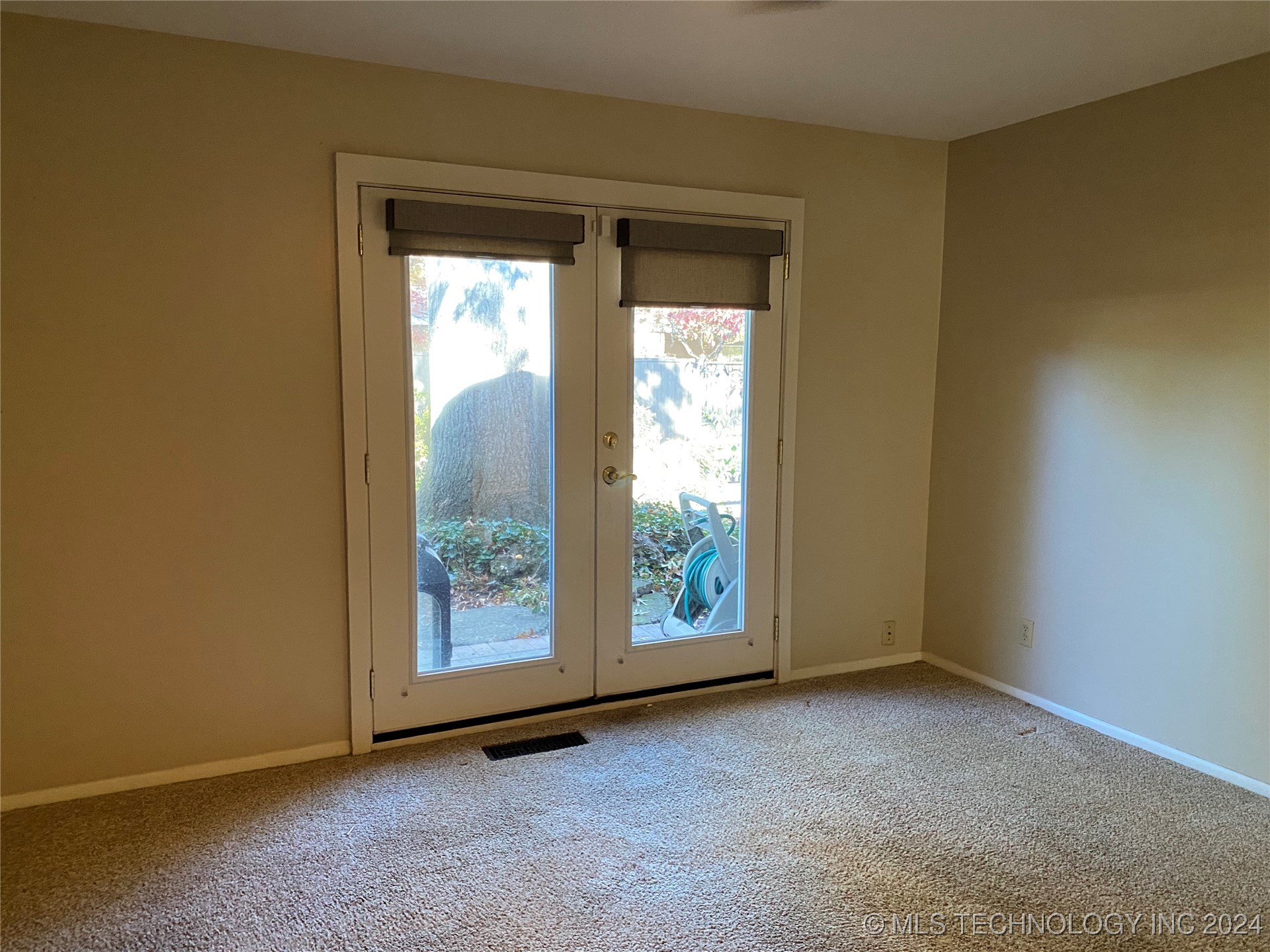 2131 E 60th Street H4 Property Photo 22