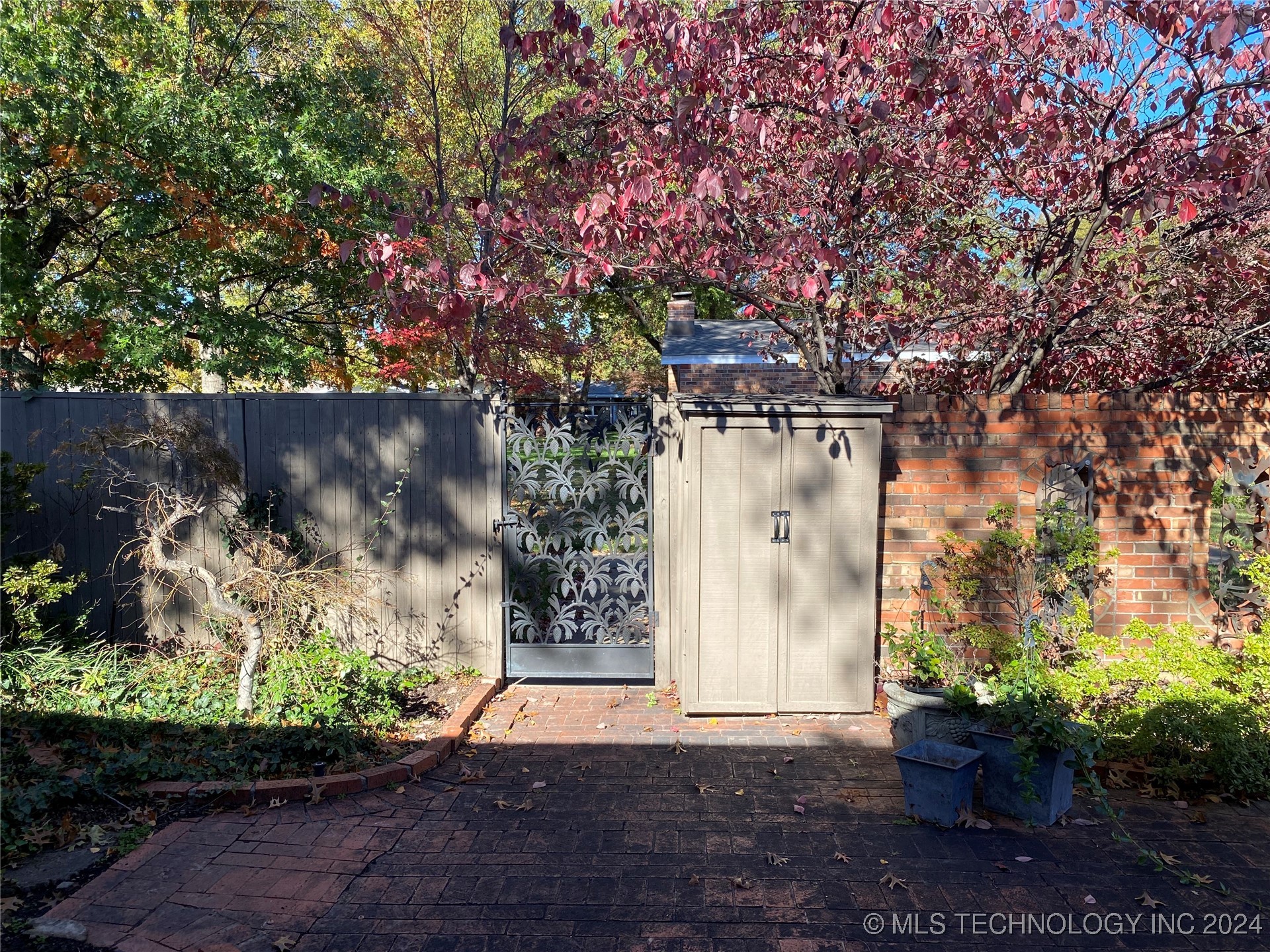2131 E 60th Street H4 Property Photo 28