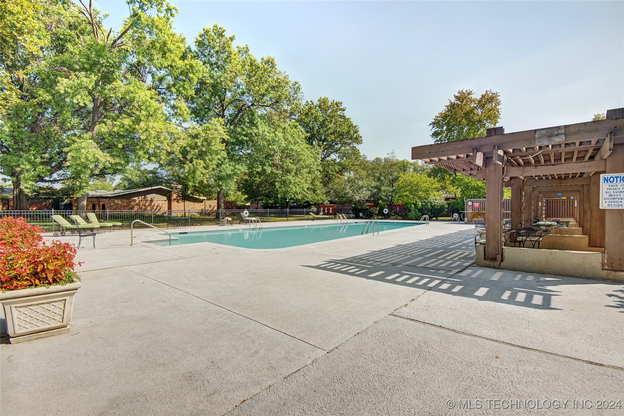2131 E 60th Street H4 Property Photo 29