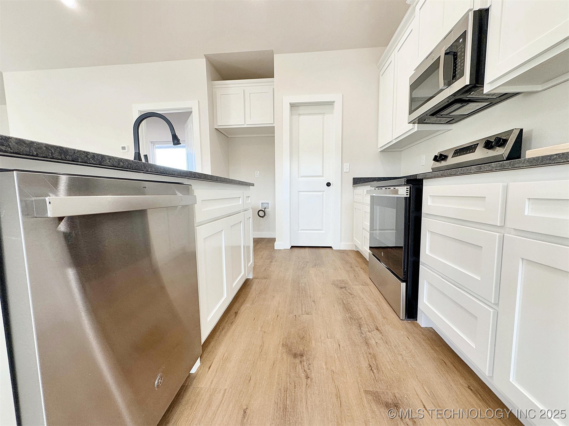 890 E Harlan Drive Property Photo 11