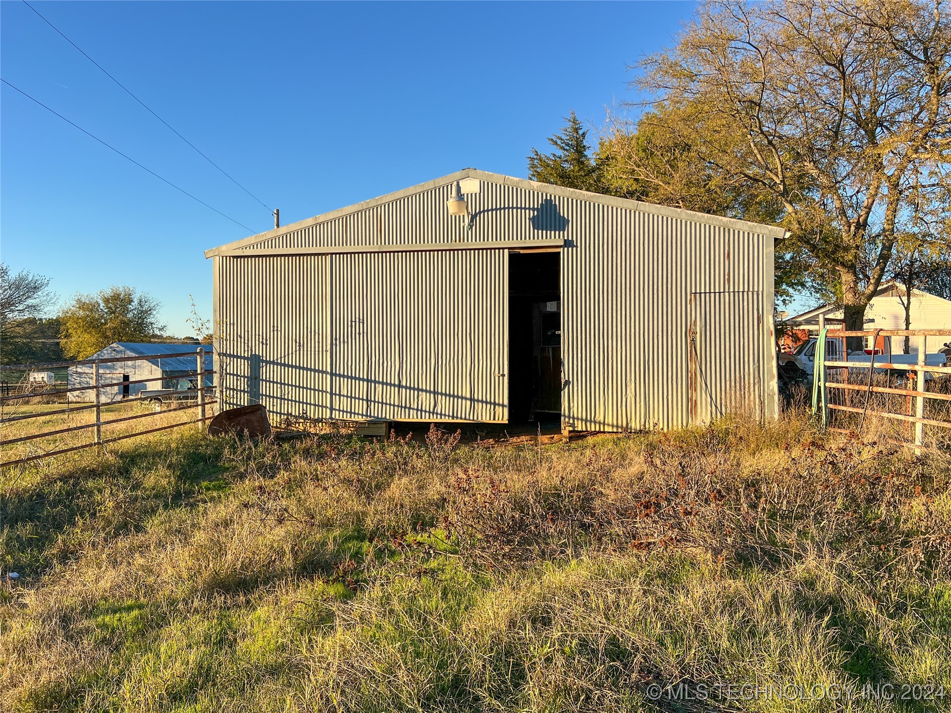 15132 N 137th Avenue Property Photo 15