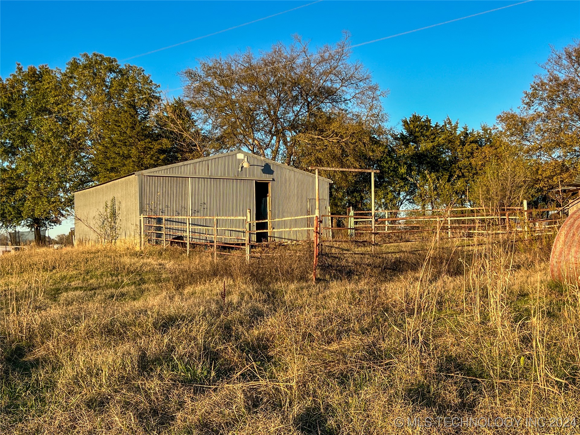 15132 N 137th Avenue Property Photo 16