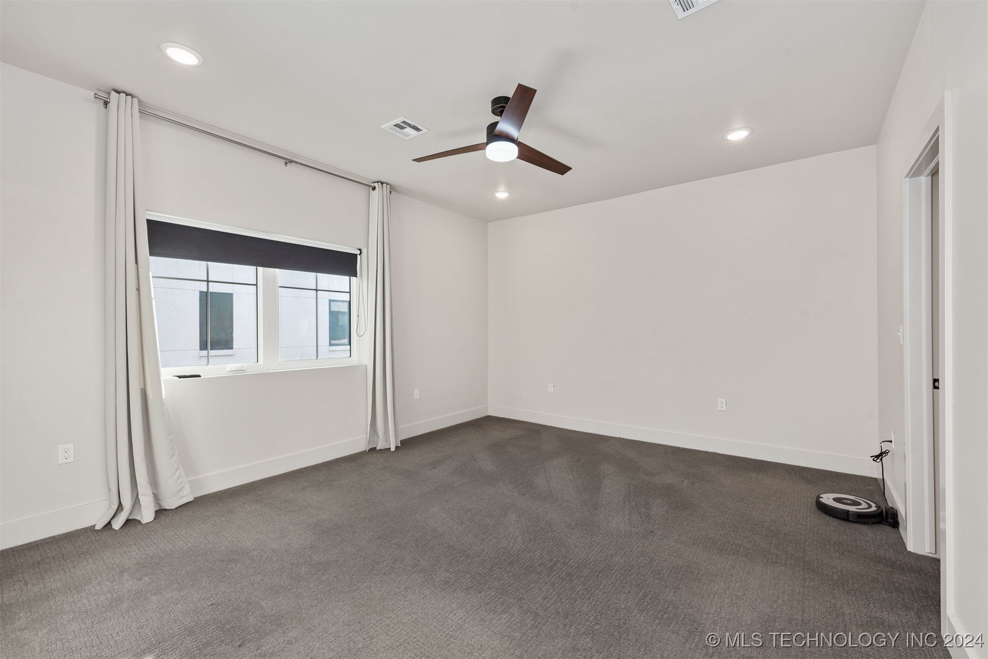 3767 S Riverside Drive E 3767 Property Photo 11