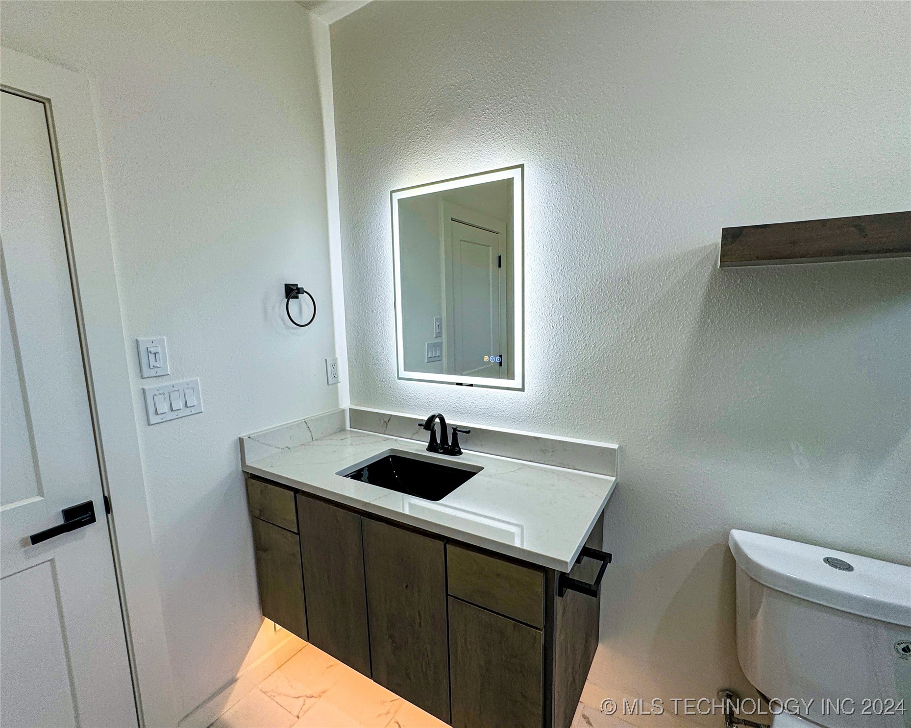 415 E Ute Street N Property Photo 14