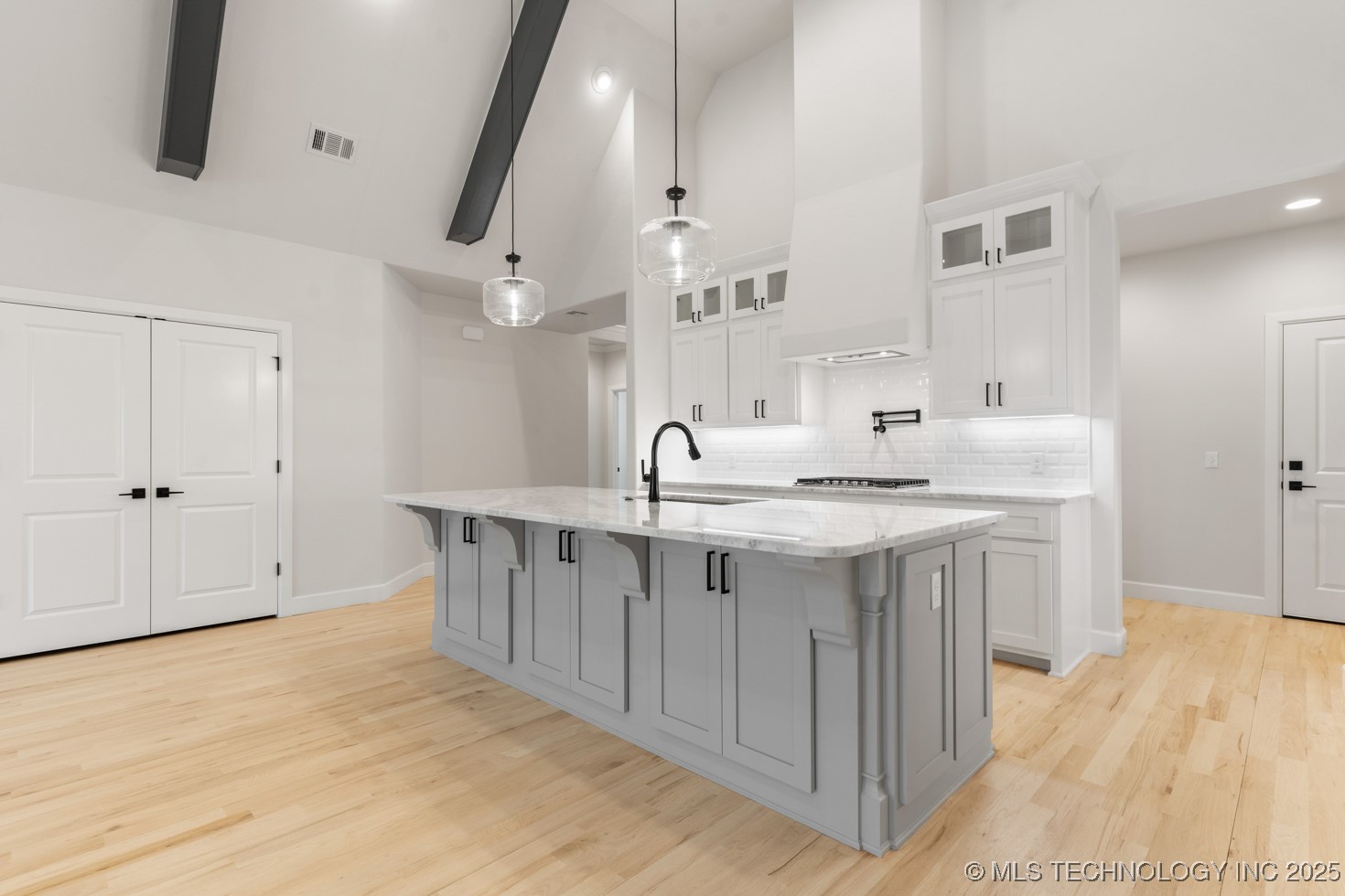 6617 S Fir Avenue Property Photo 20