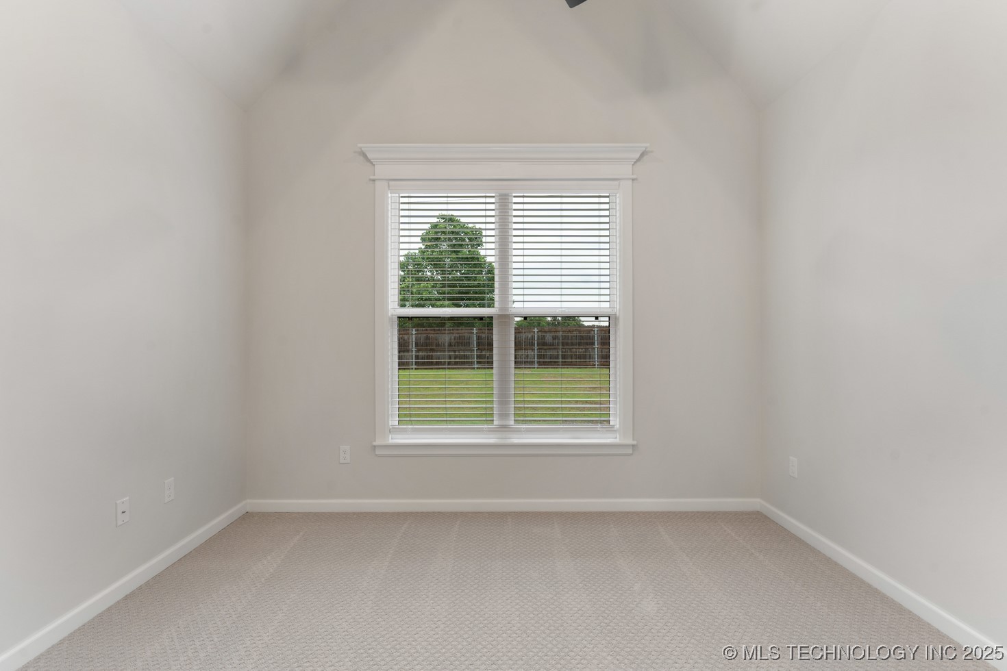 6617 S Fir Avenue Property Photo 27