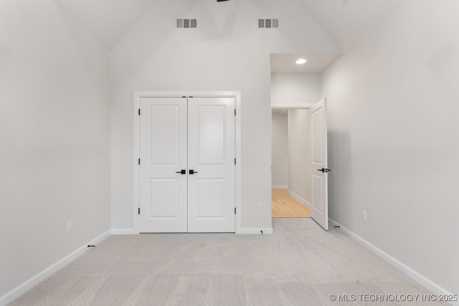6617 S Fir Avenue Property Photo 28