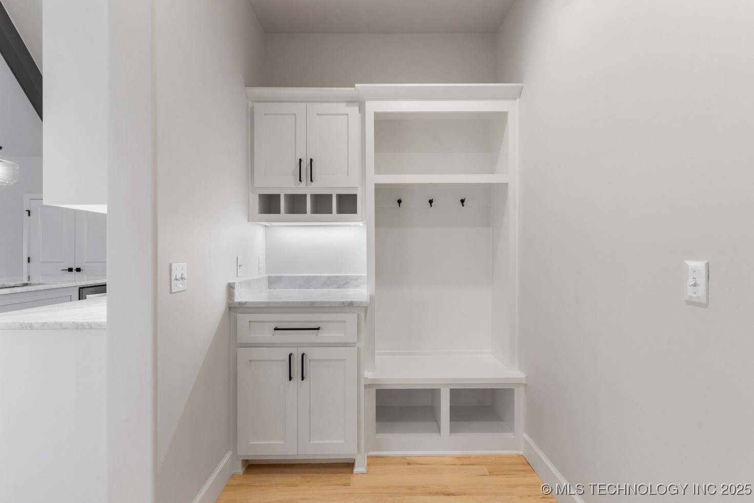 6617 S Fir Avenue Property Photo 48