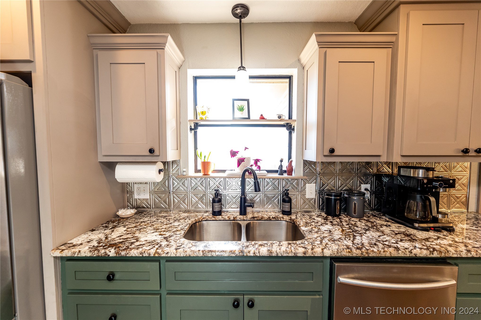 580 County Road Property Photo 15