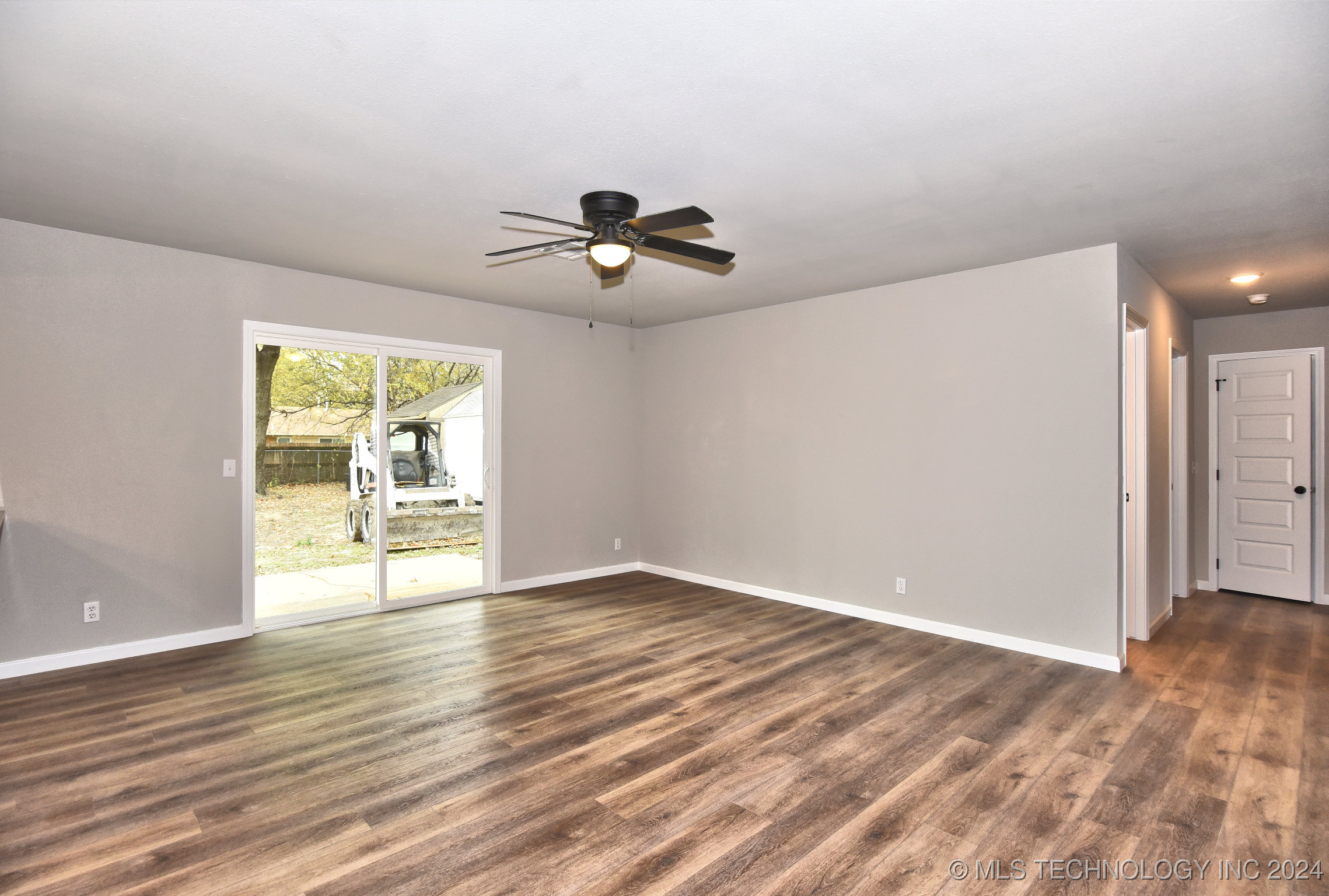 13672 S 286th Street Property Photo 5