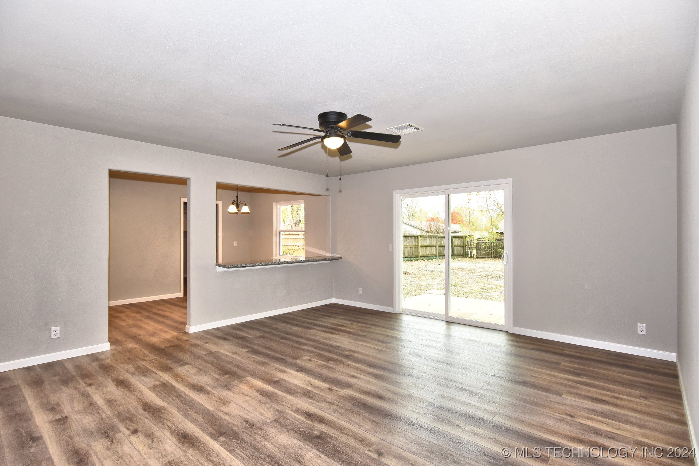 13672 S 286th Street Property Photo 6
