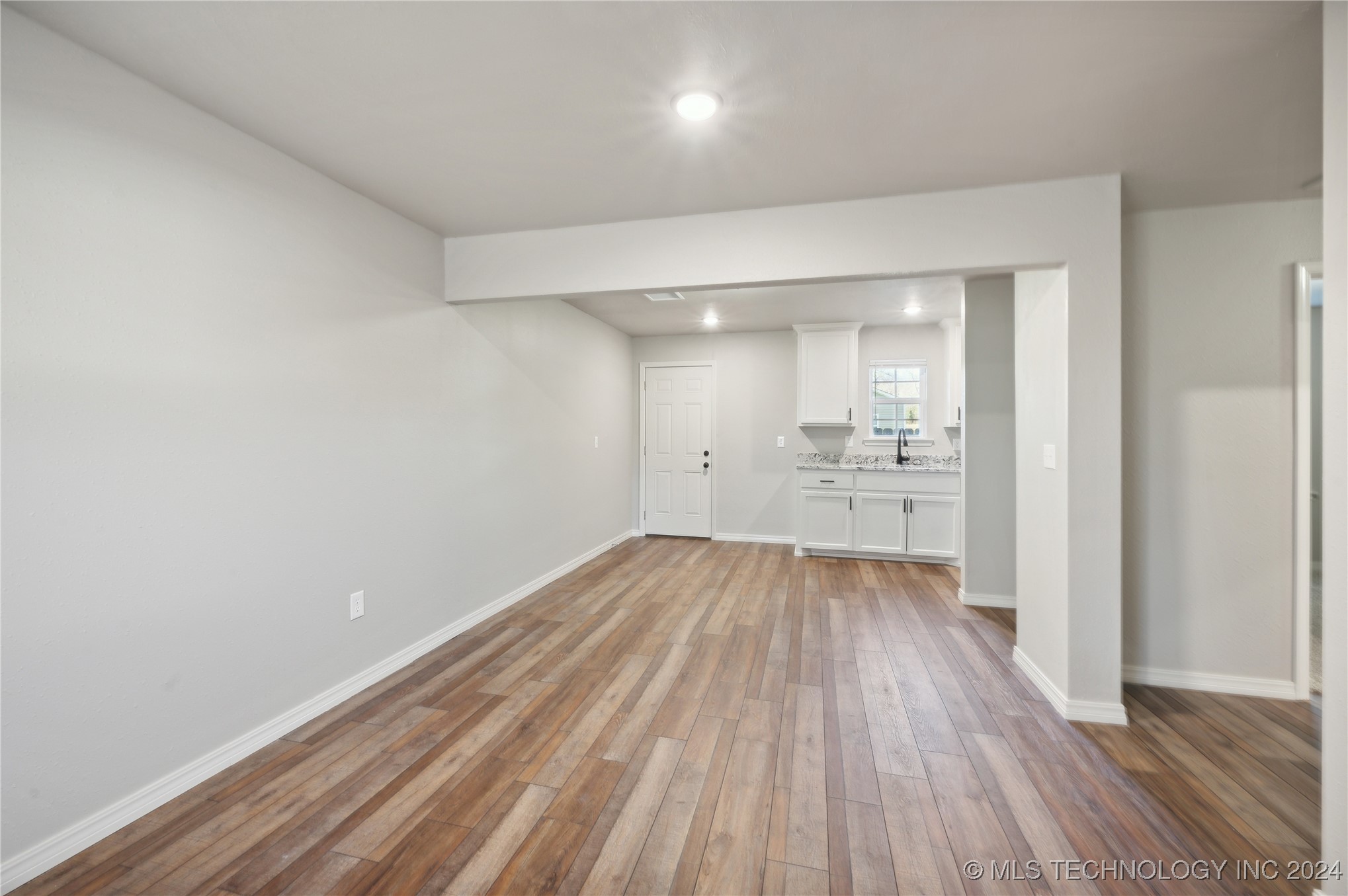 803 S Mission Street 1/2 Property Photo 5