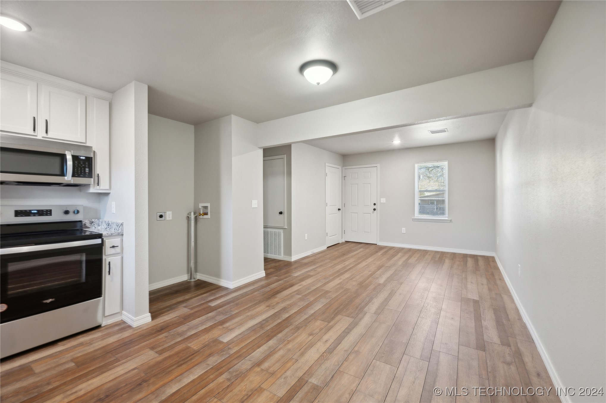 803 S Mission Street 1/2 Property Photo 7