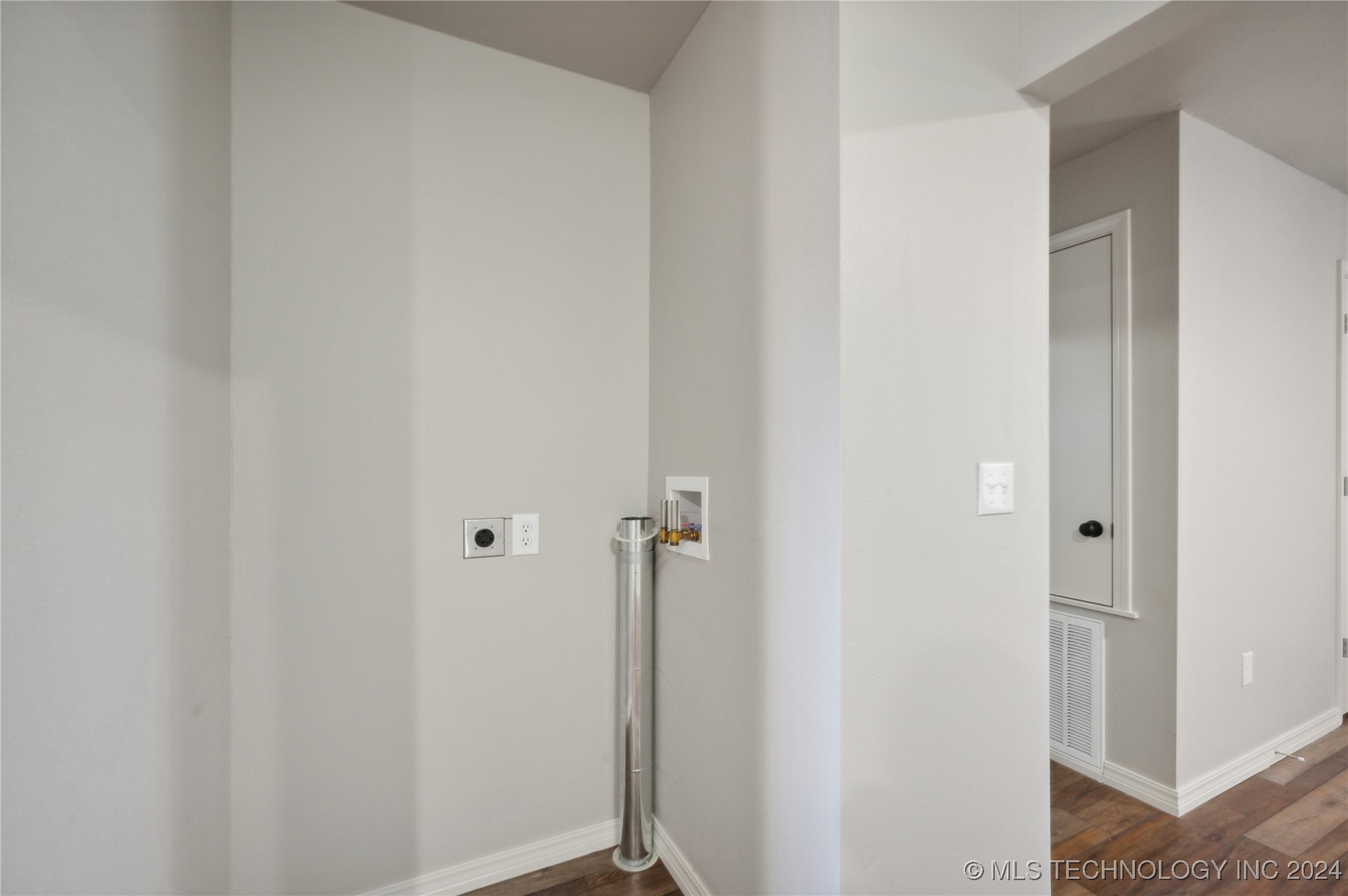 803 S Mission Street 1/2 Property Photo 11