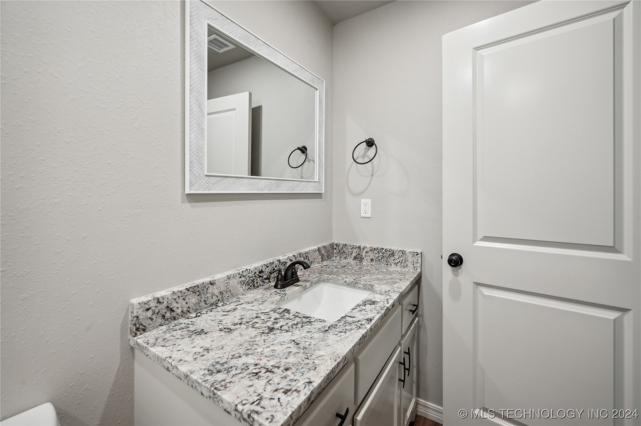 803 S Mission Street 1/2 Property Photo 17